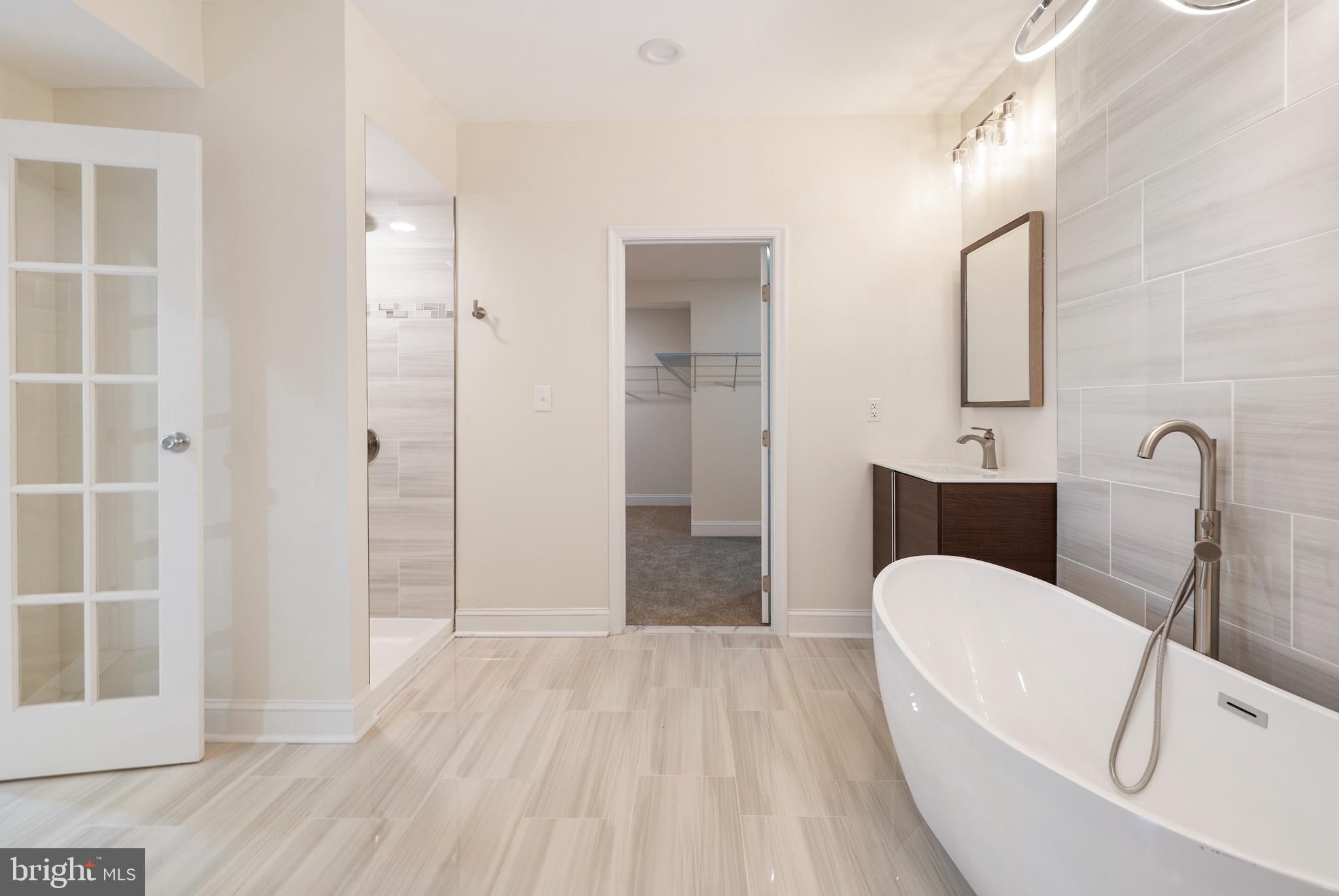 GARWYN OAKS - Residential