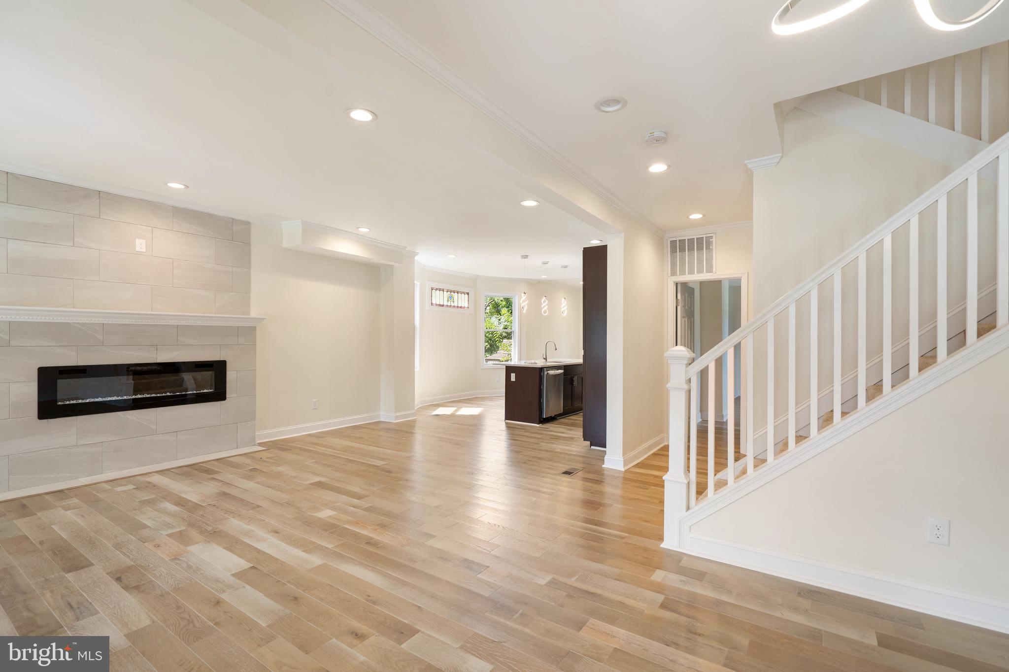 GARWYN OAKS - Residential