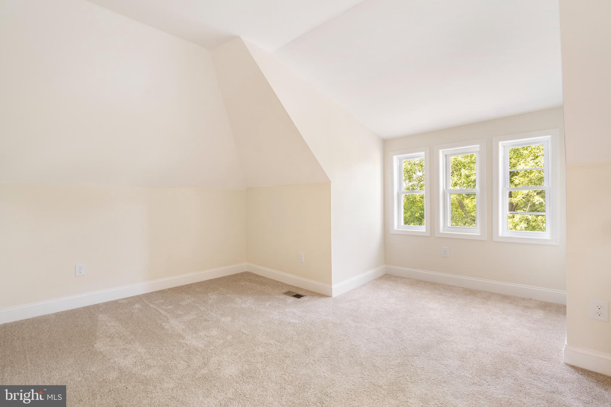 GARWYN OAKS - Residential