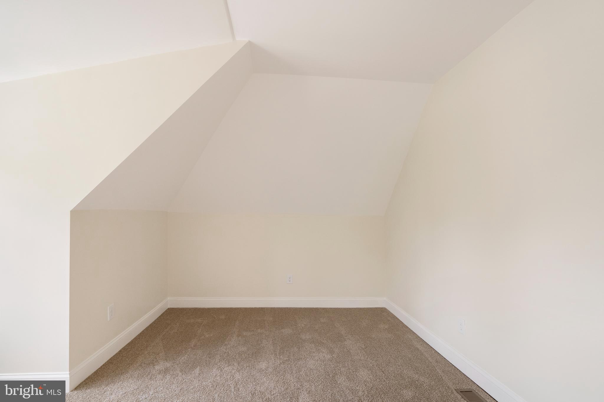 GARWYN OAKS - Residential