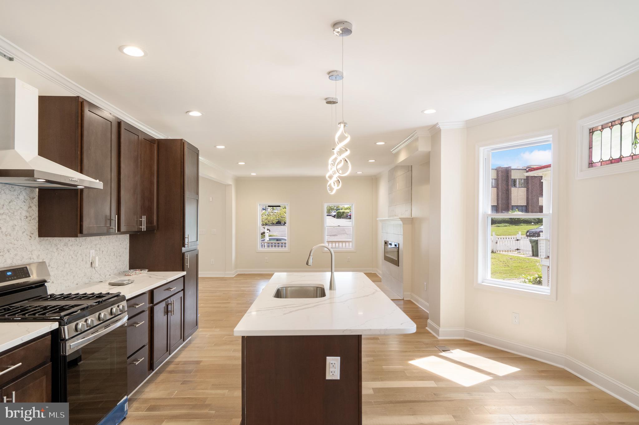 GARWYN OAKS - Residential