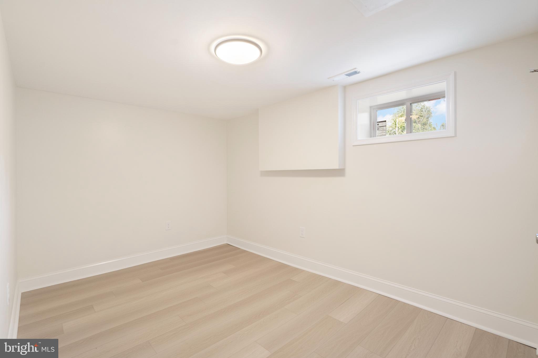 GARWYN OAKS - Residential