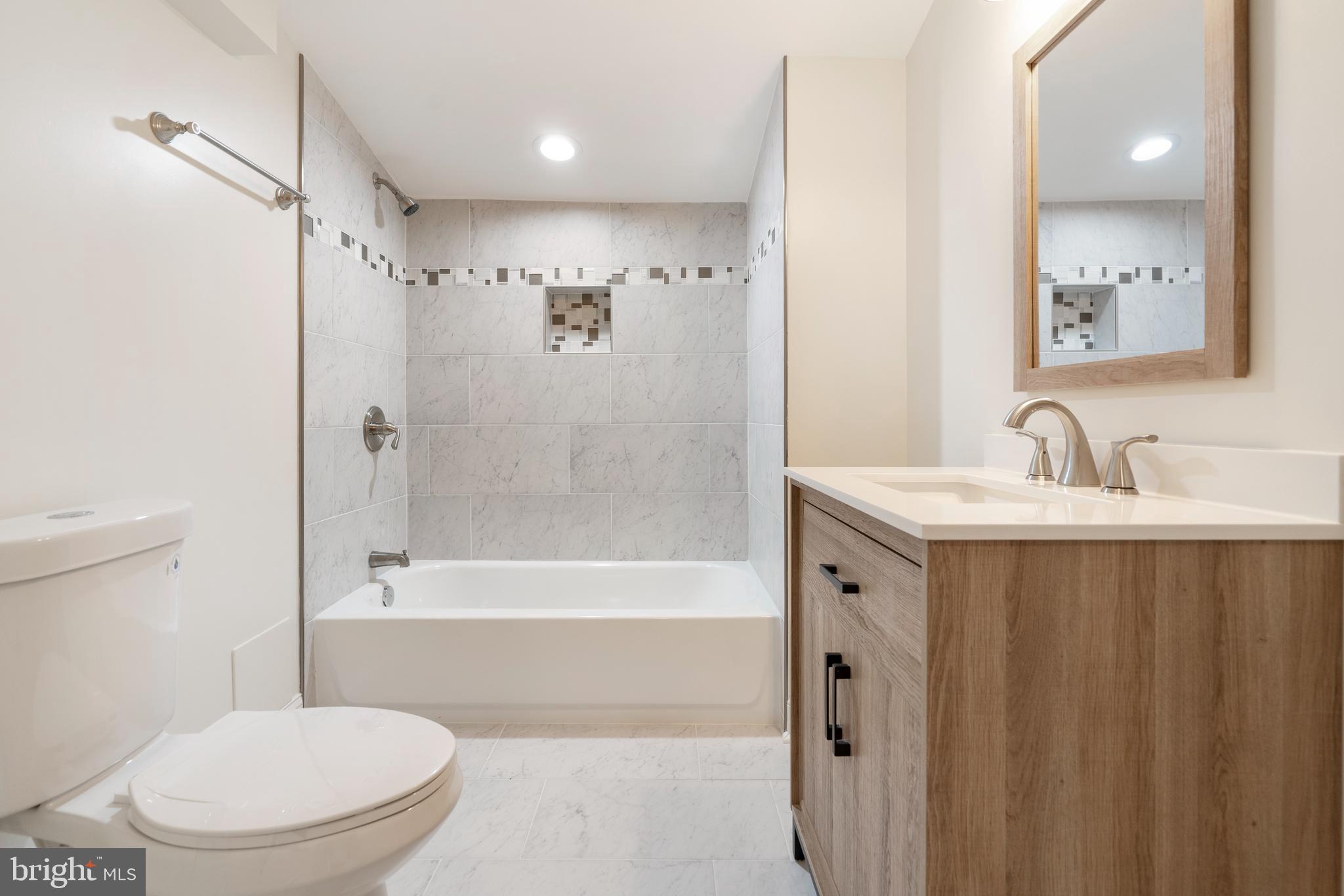 GARWYN OAKS - Residential