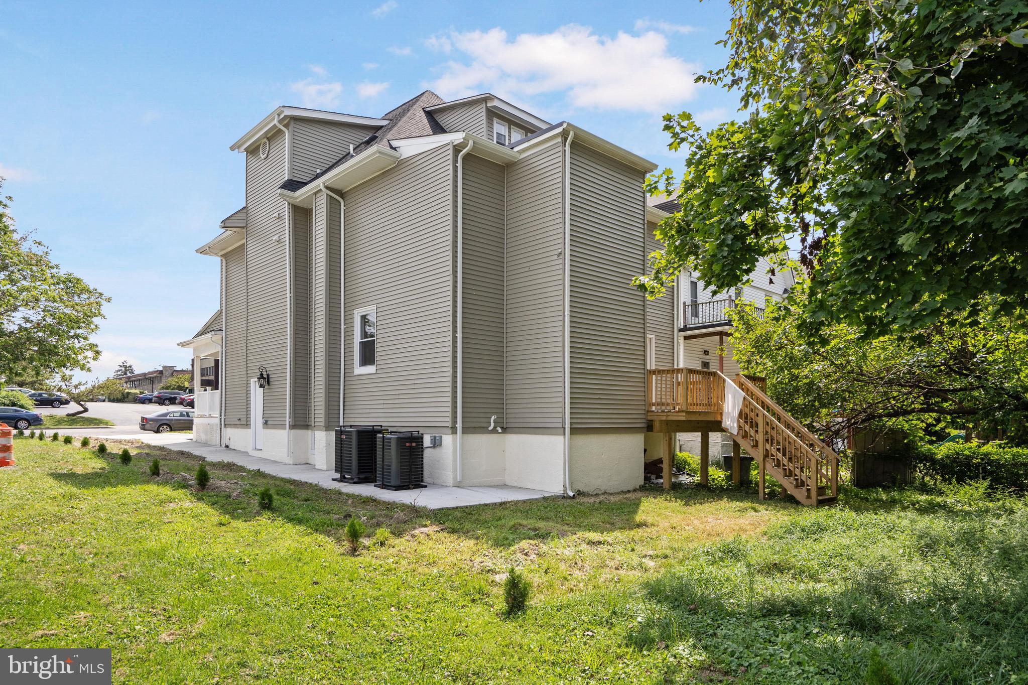 GARWYN OAKS - Residential