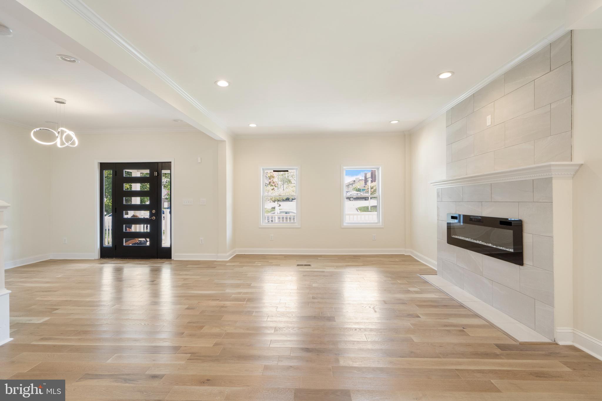 GARWYN OAKS - Residential