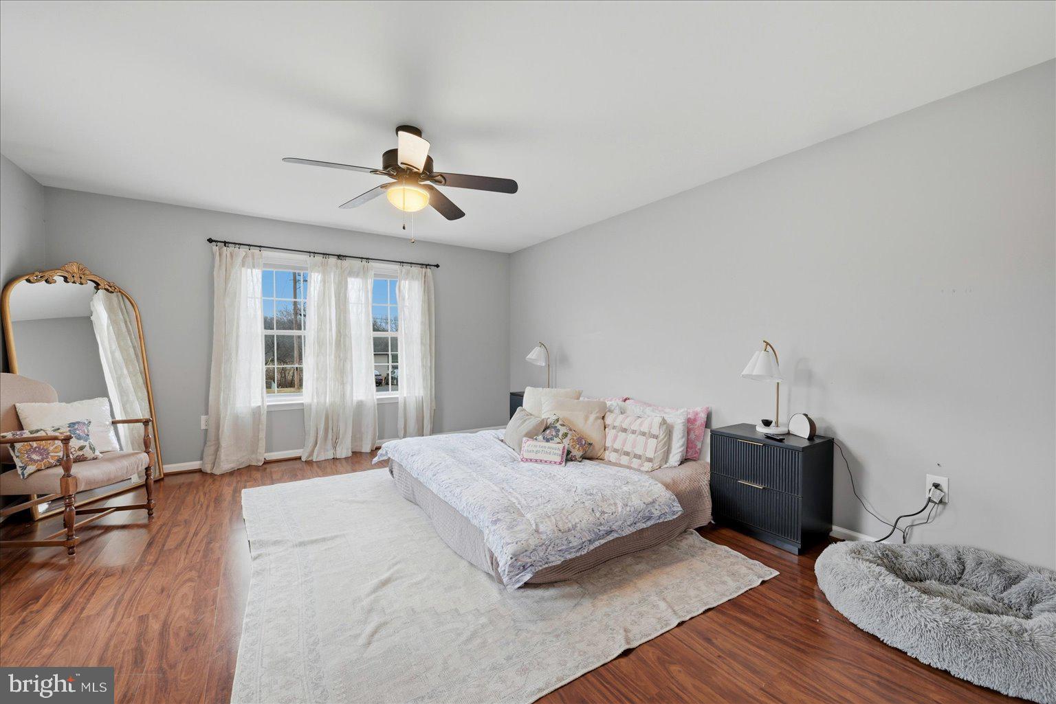 ROYAL VILLAGE - Residential