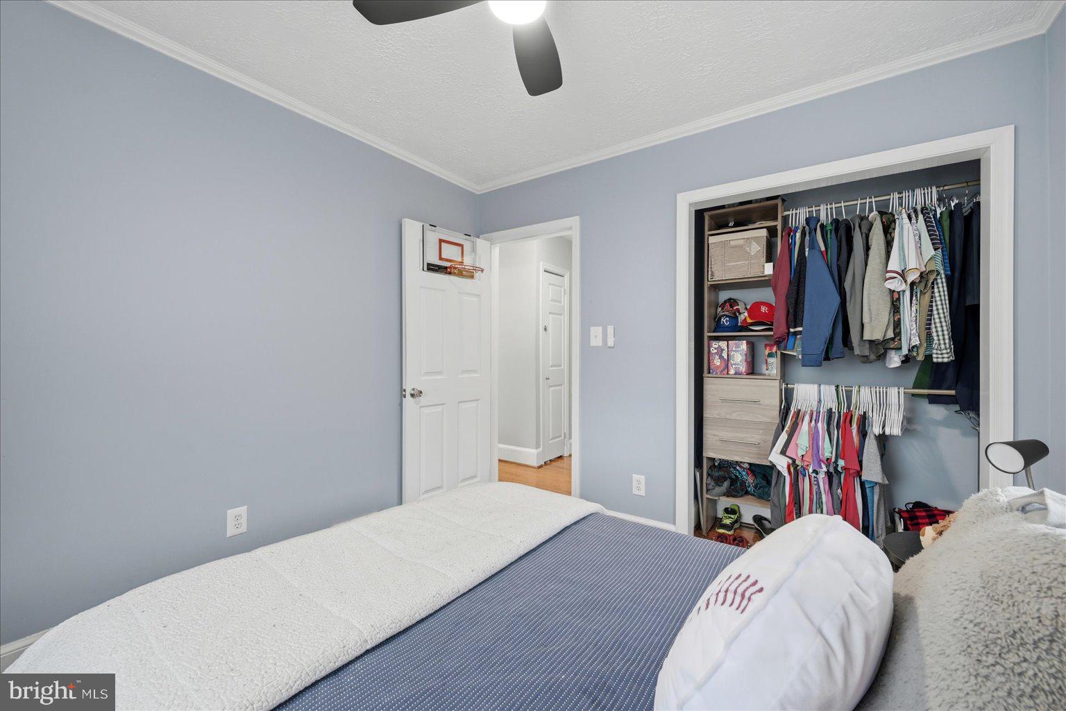 ROYAL VILLAGE - Residential