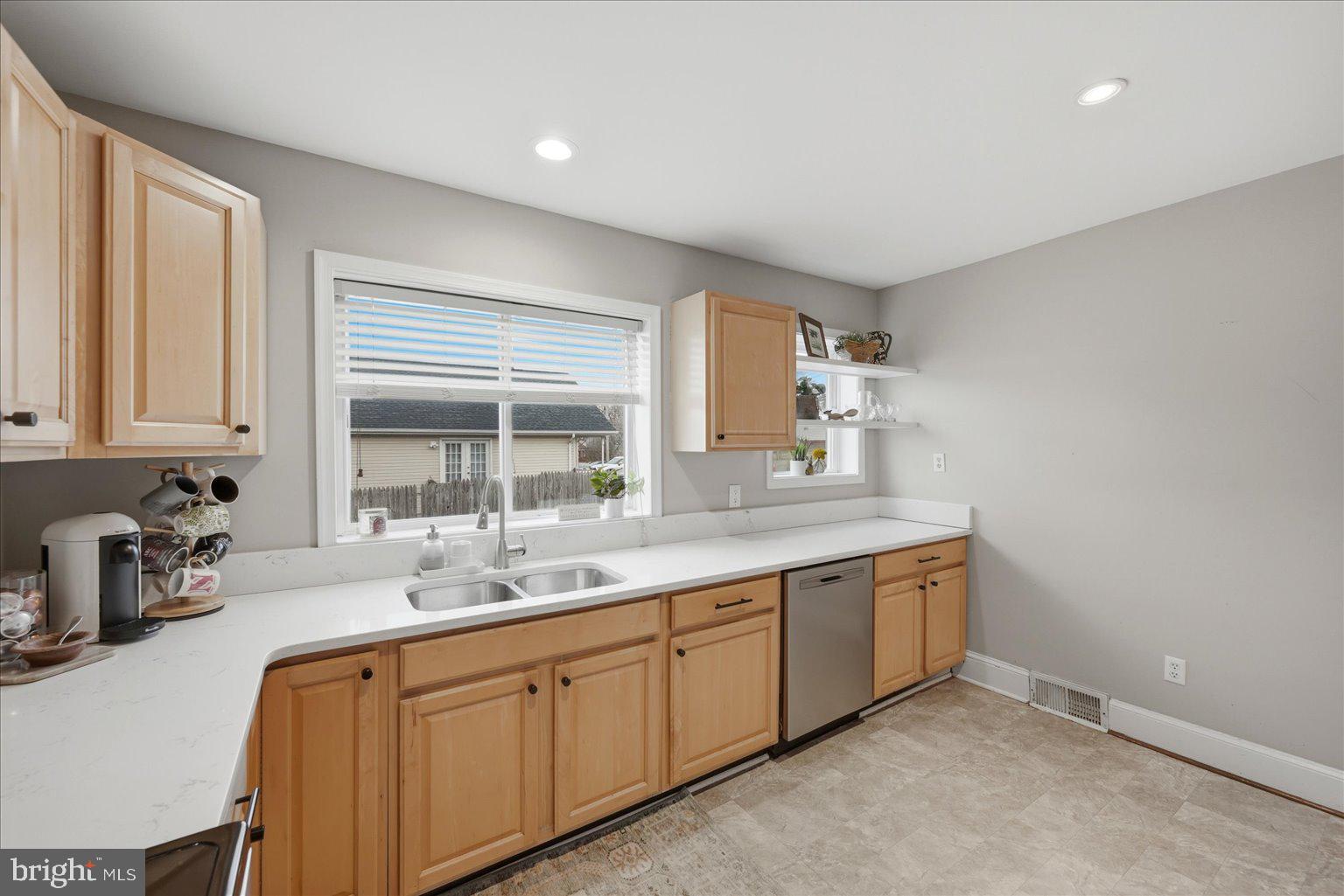 ROYAL VILLAGE - Residential