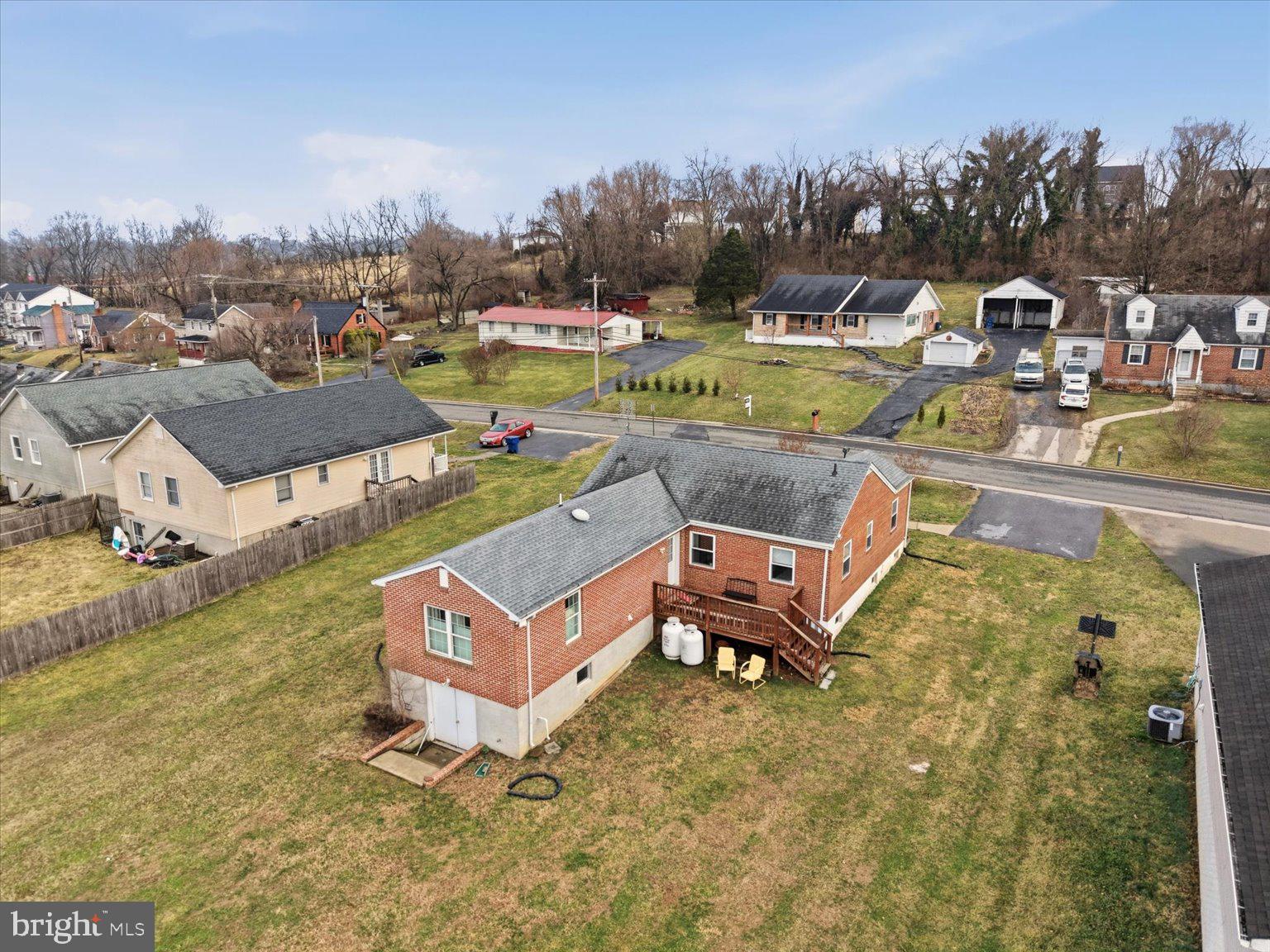 ROYAL VILLAGE - Residential