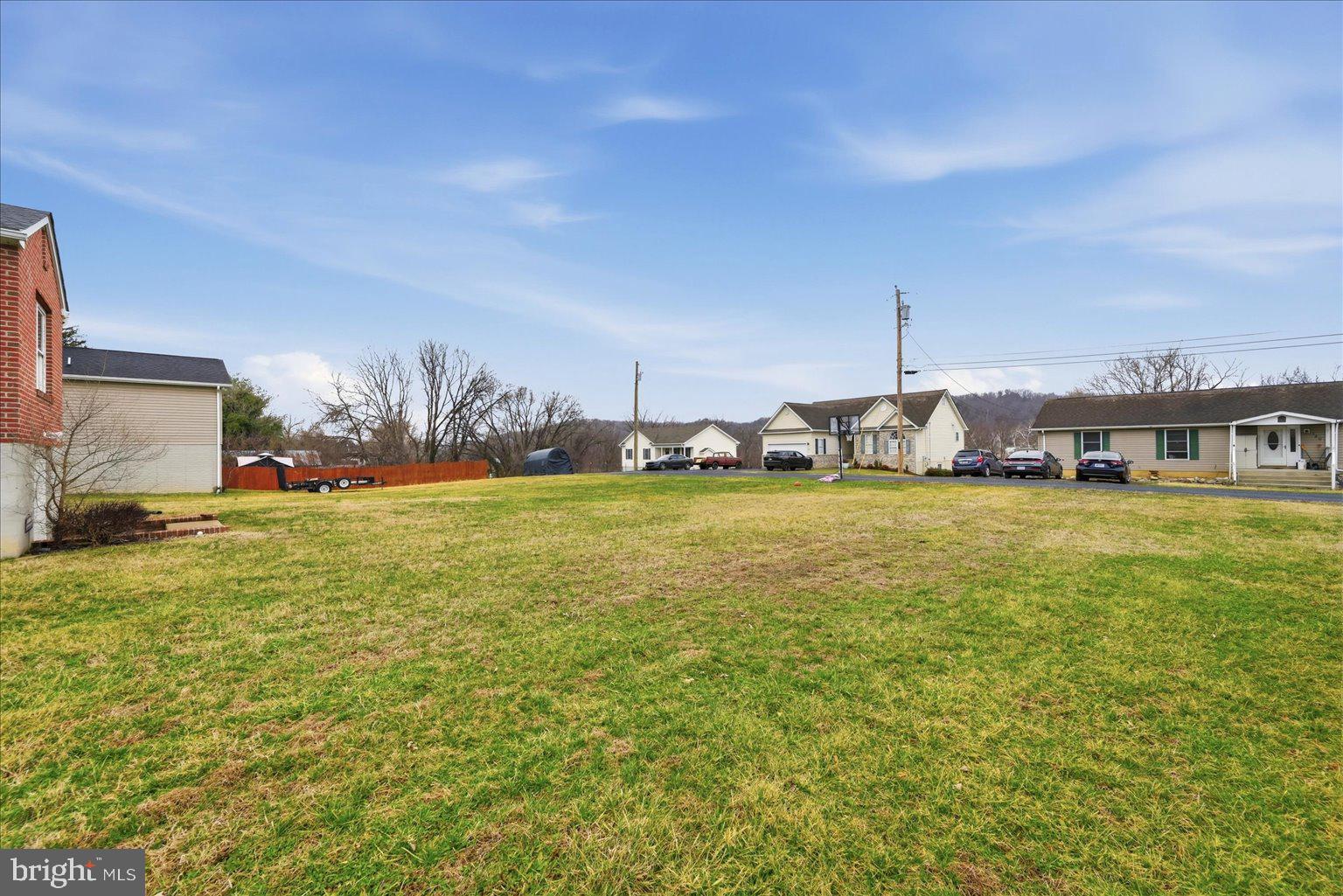 ROYAL VILLAGE - Residential