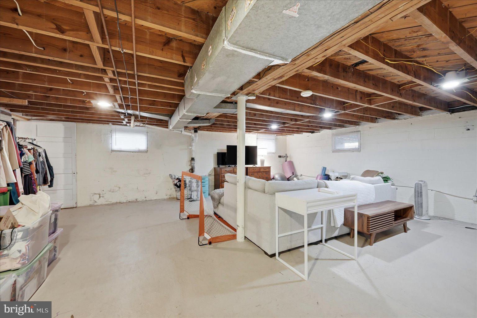 ROYAL VILLAGE - Residential