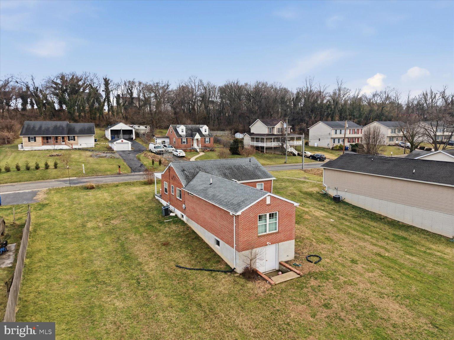 ROYAL VILLAGE - Residential