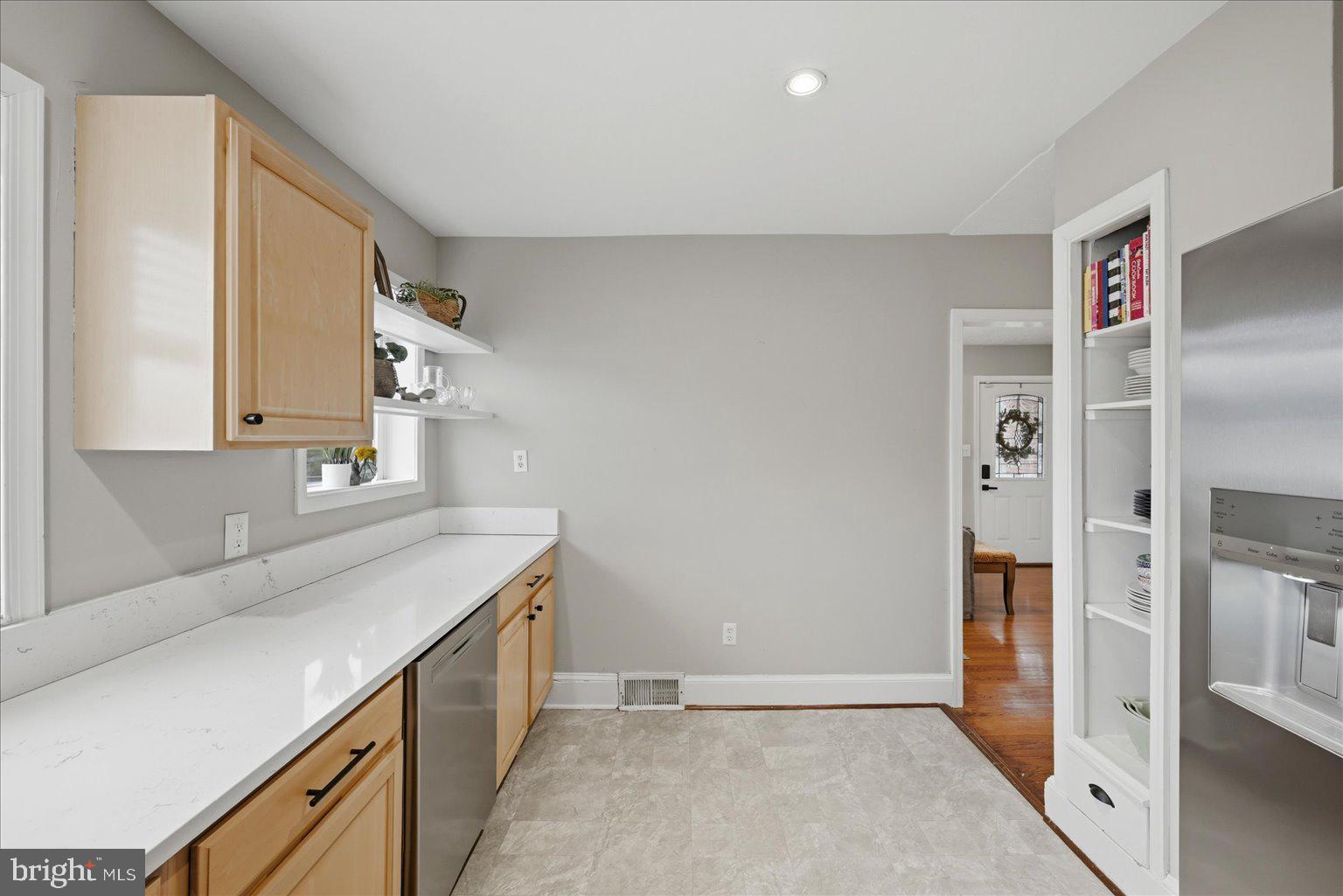 ROYAL VILLAGE - Residential