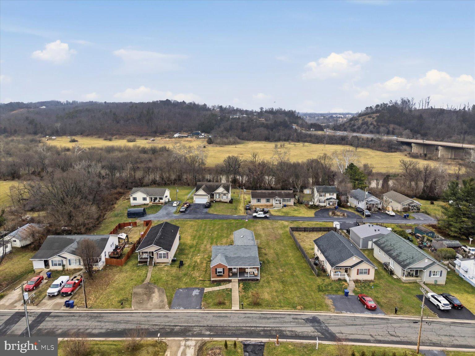 ROYAL VILLAGE - Residential