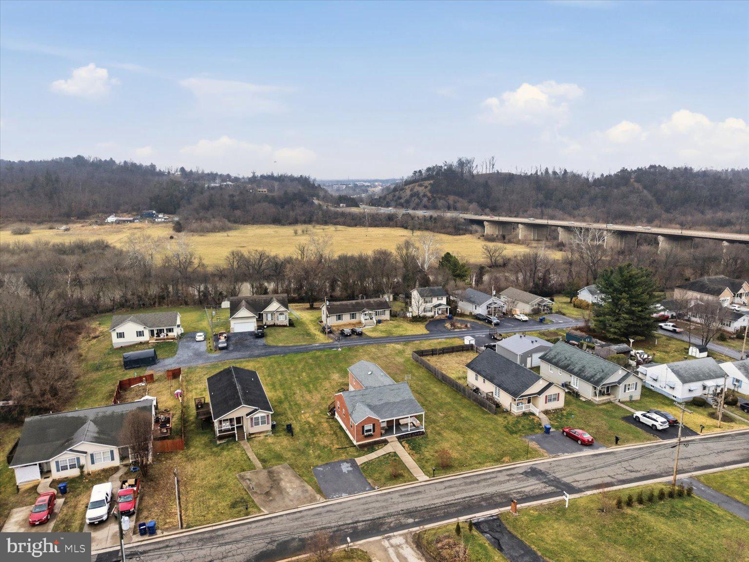 ROYAL VILLAGE - Residential