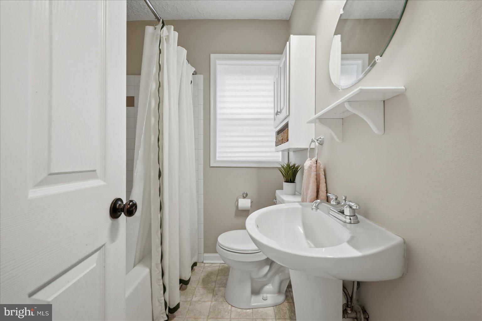 ROYAL VILLAGE - Residential