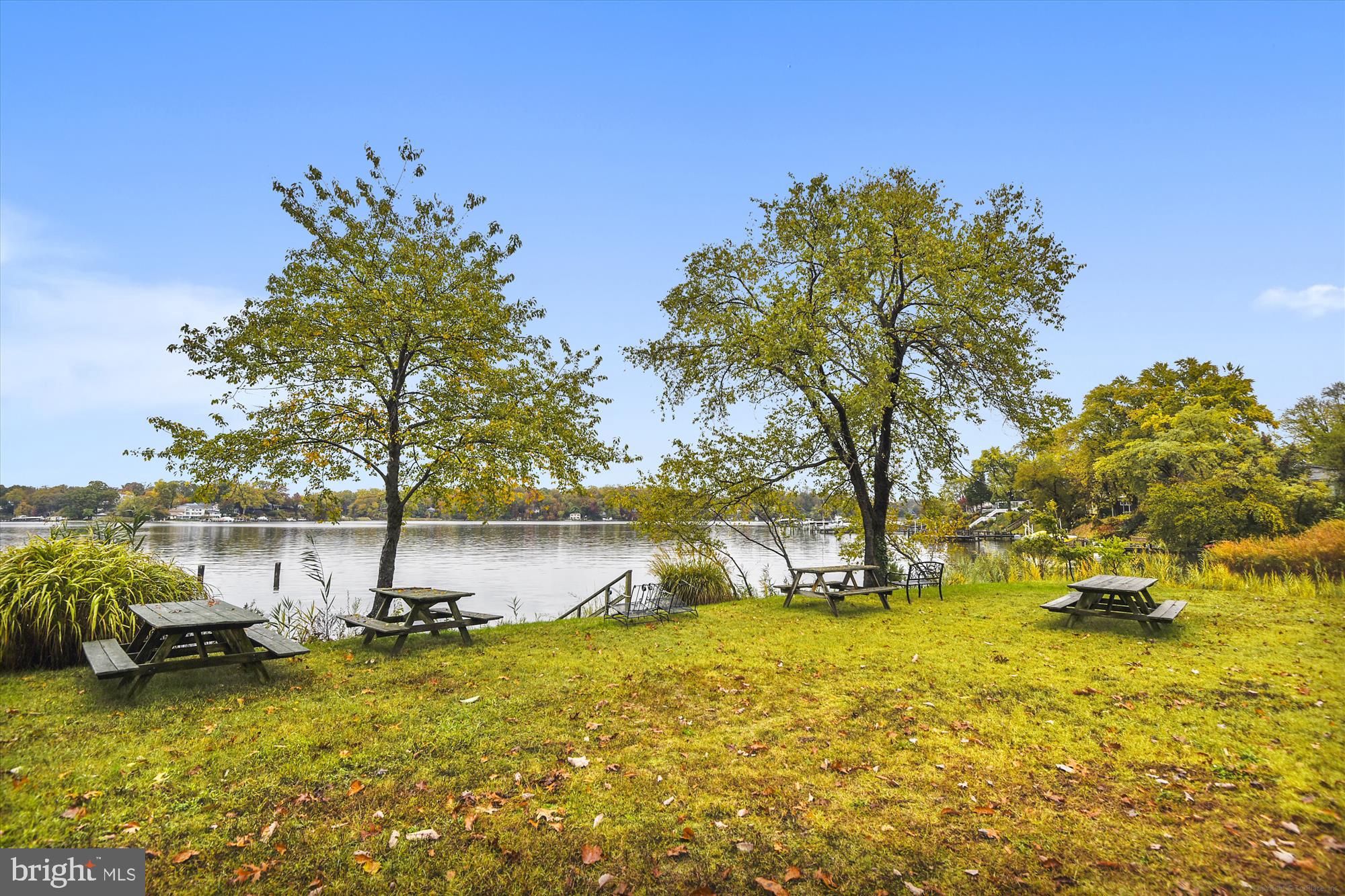 EDGEWATER BEACH - Residential
