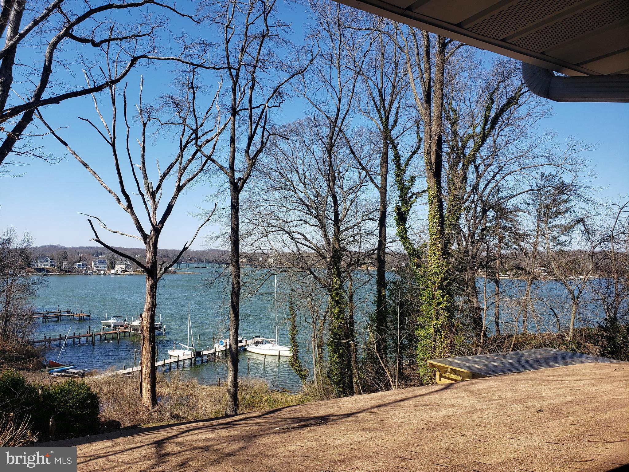 2946 EDGEWATER DRIVE