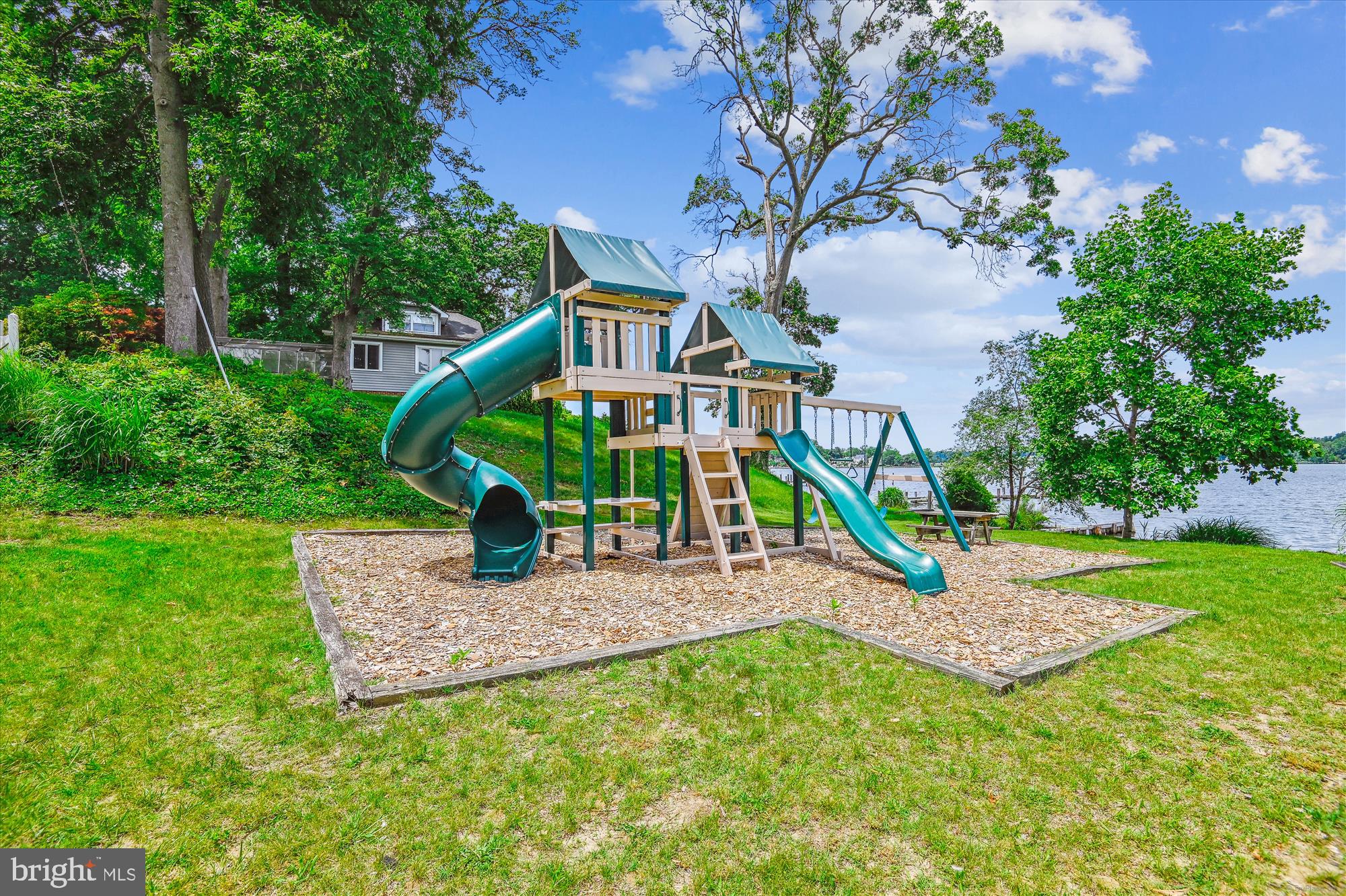 EDGEWATER BEACH - Residential