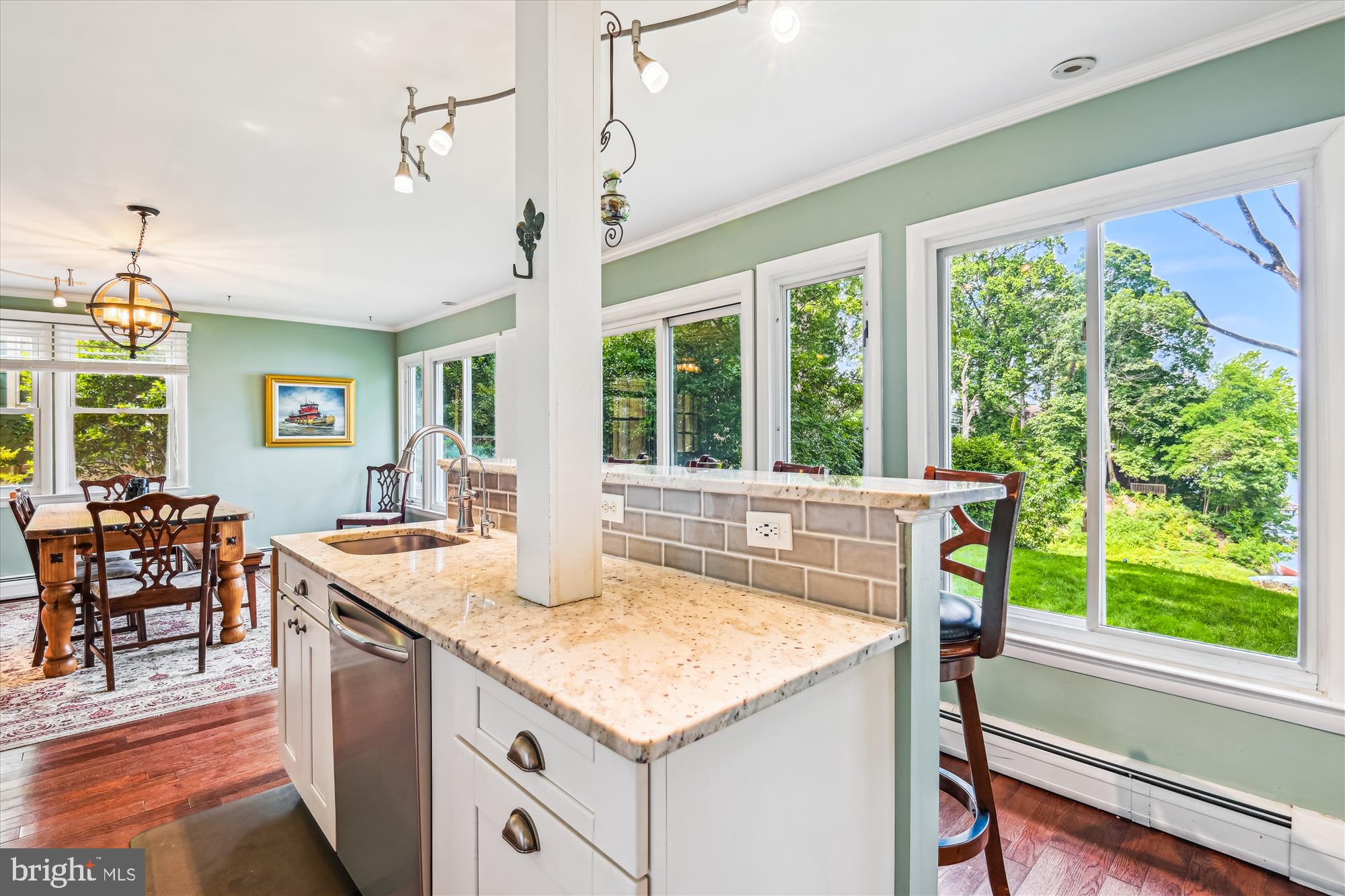 EDGEWATER BEACH - Residential