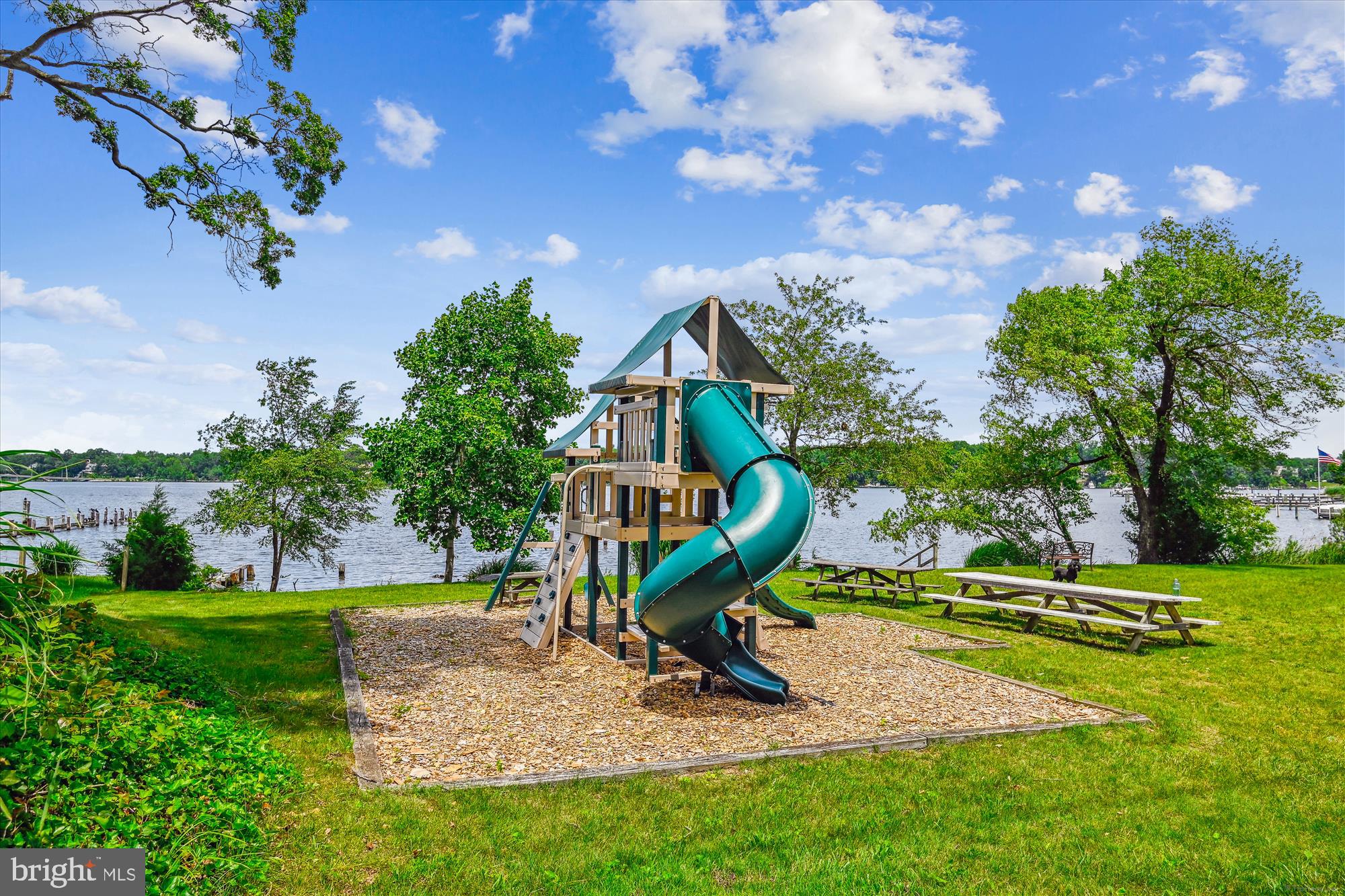 EDGEWATER BEACH - Residential