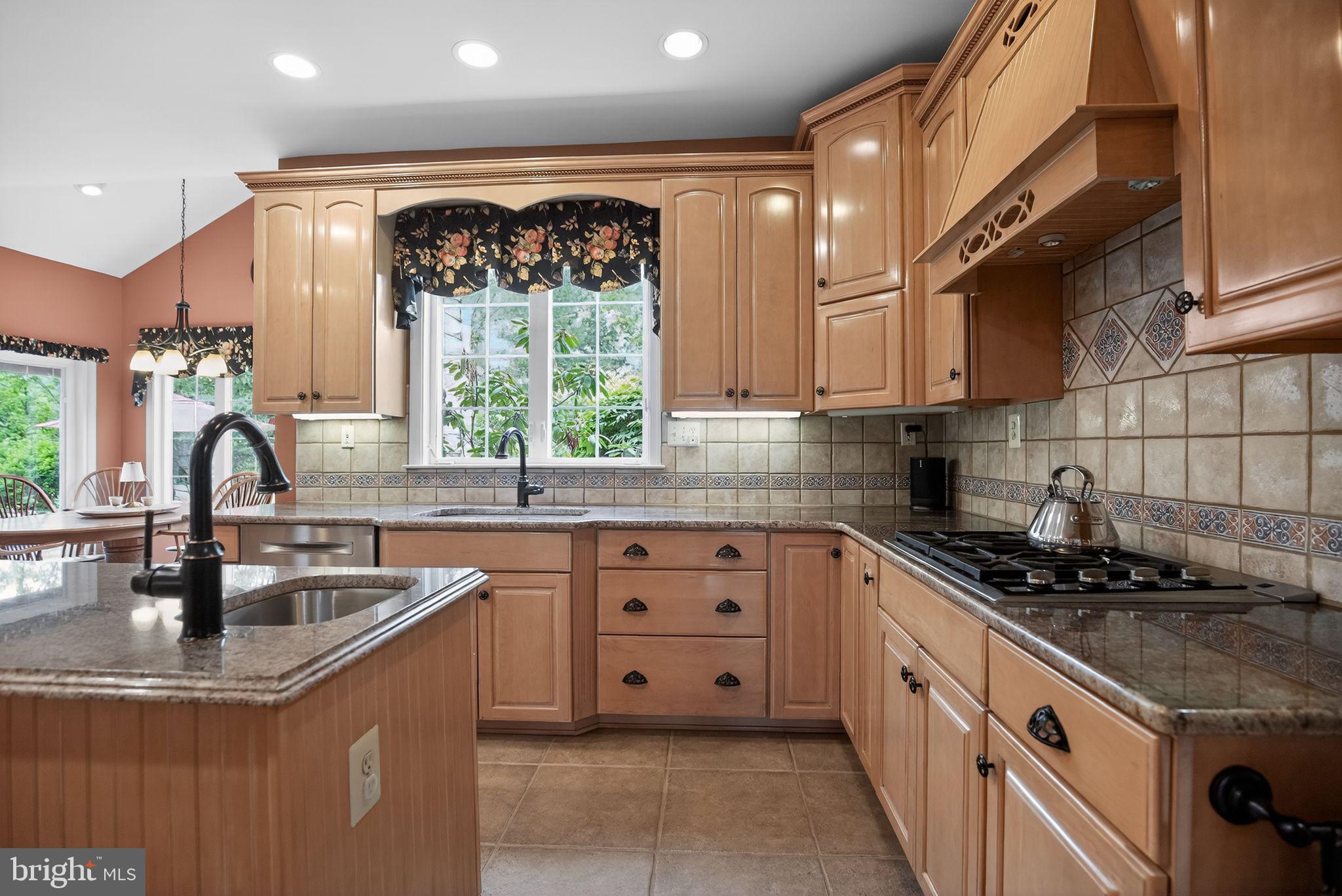 CHESTNUT CREEK - Residential