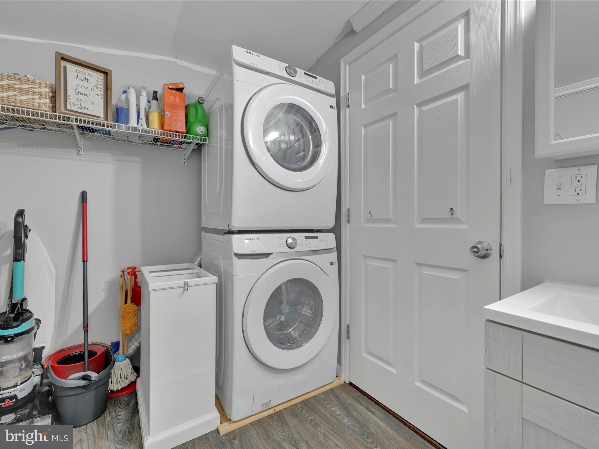 Elizabethtown, Pennsylvania 17022, United States, 3 Bedrooms Bedrooms, ,1 BathroomBathrooms,Residential,Pending,181613