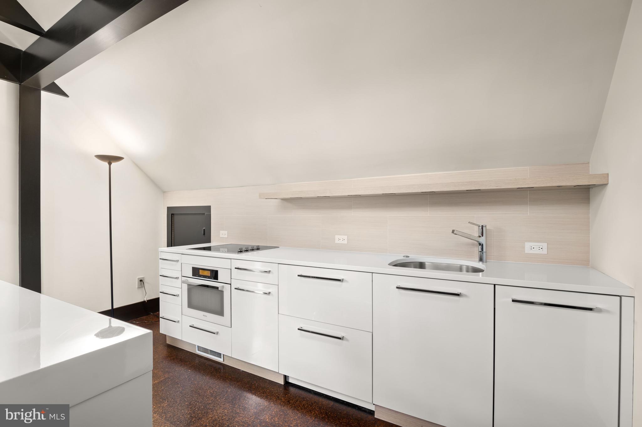 ENGLISH VILLAGE - Residential