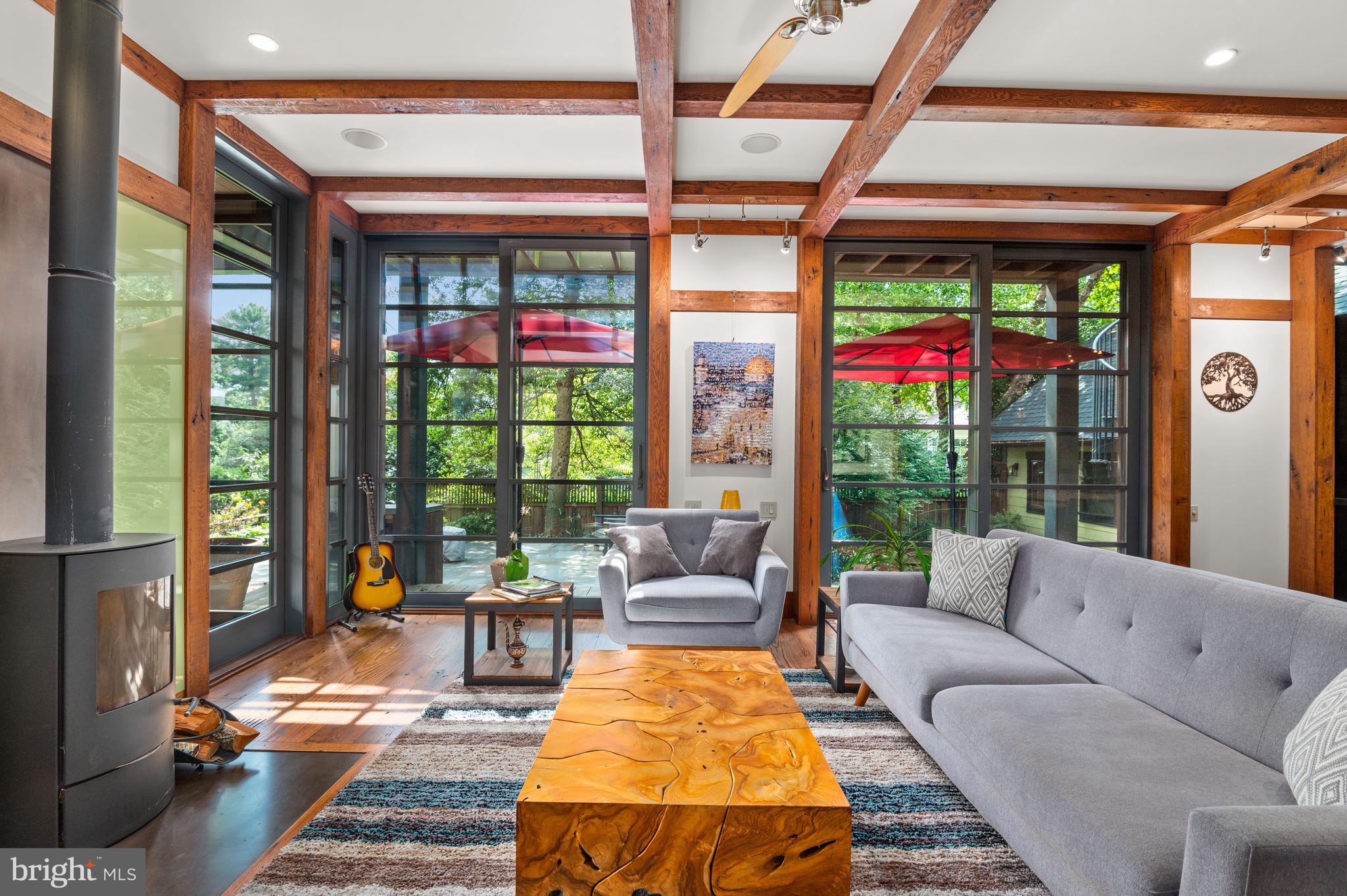 ENGLISH VILLAGE - Residential