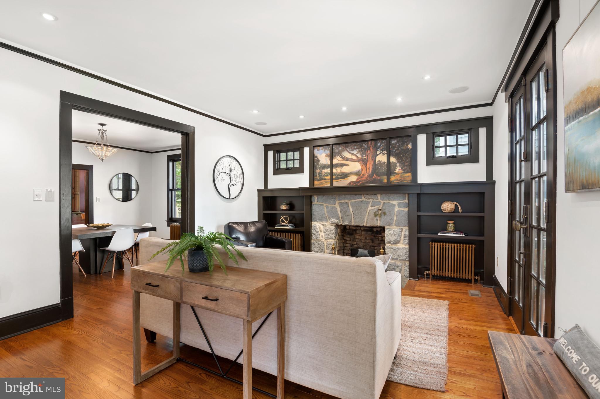 ENGLISH VILLAGE - Residential