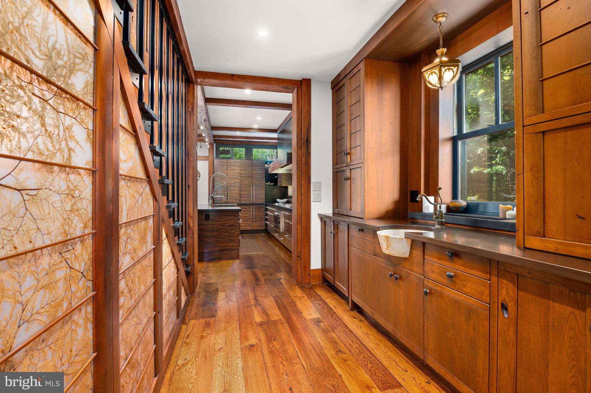 ENGLISH VILLAGE - Residential