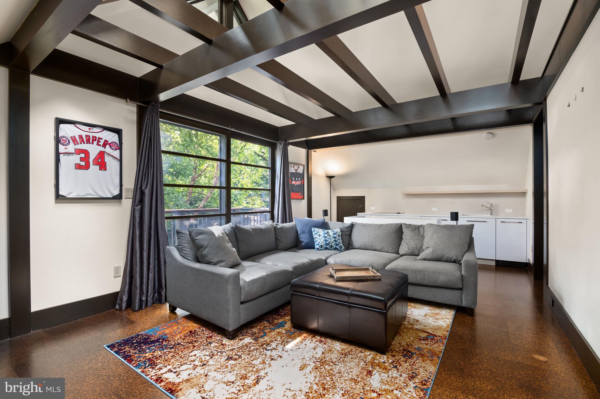 ENGLISH VILLAGE - Residential