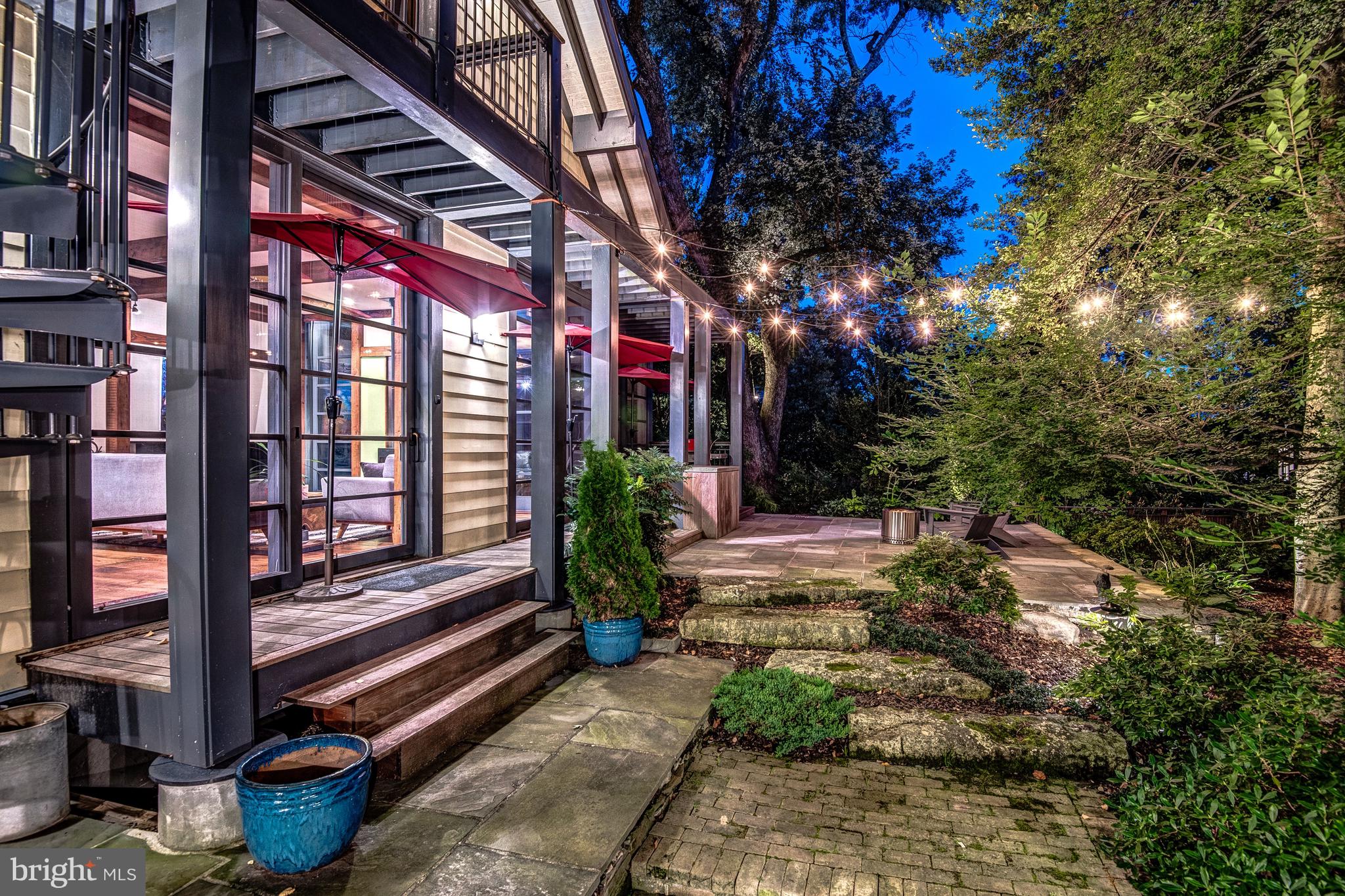 ENGLISH VILLAGE - Residential