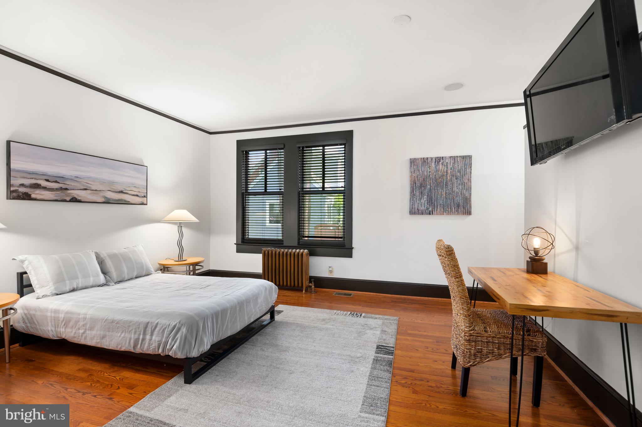 ENGLISH VILLAGE - Residential