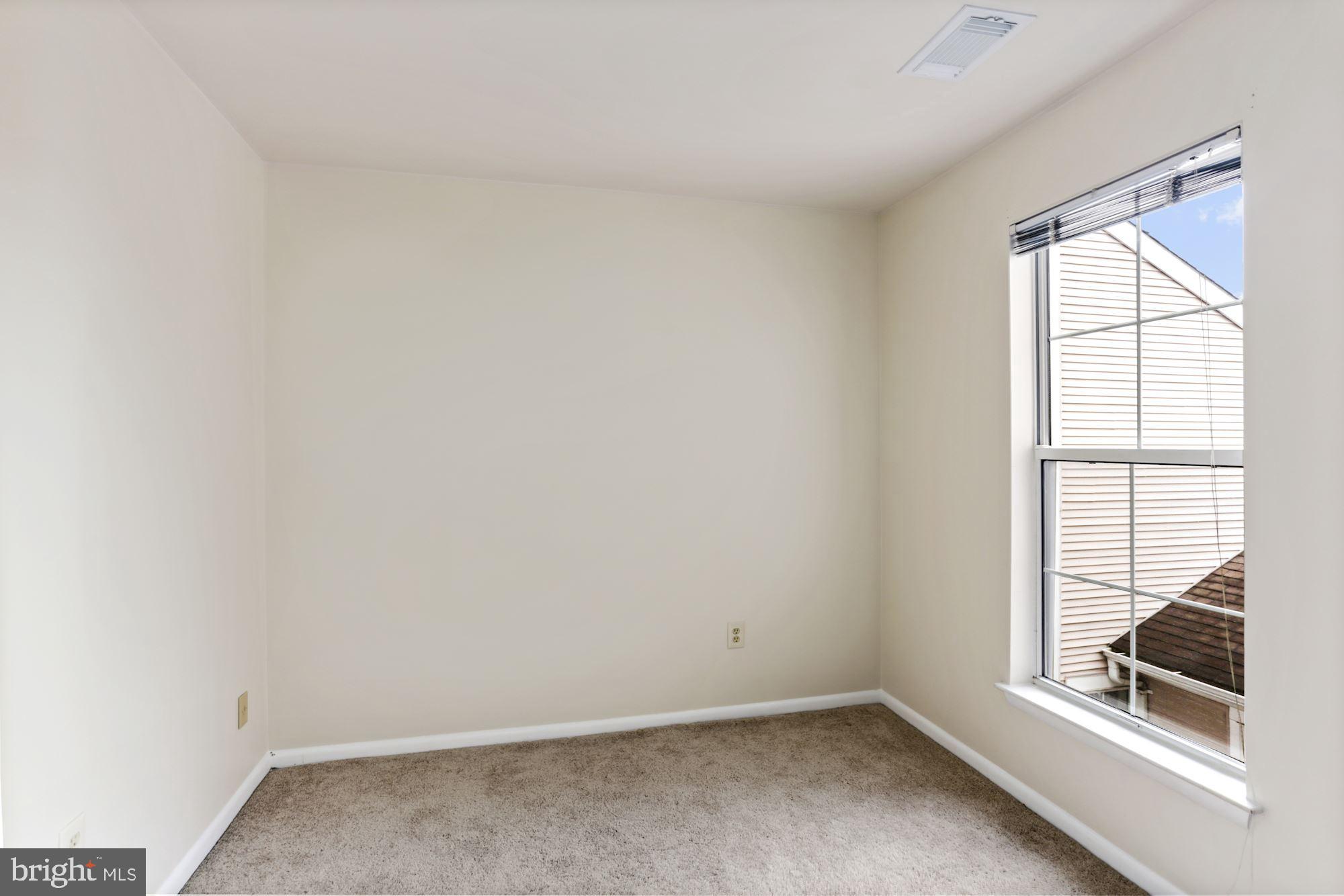 ASHBURN VILLAGE - Residential