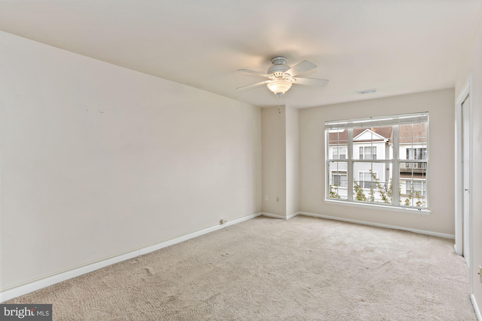 ASHBURN VILLAGE - Residential