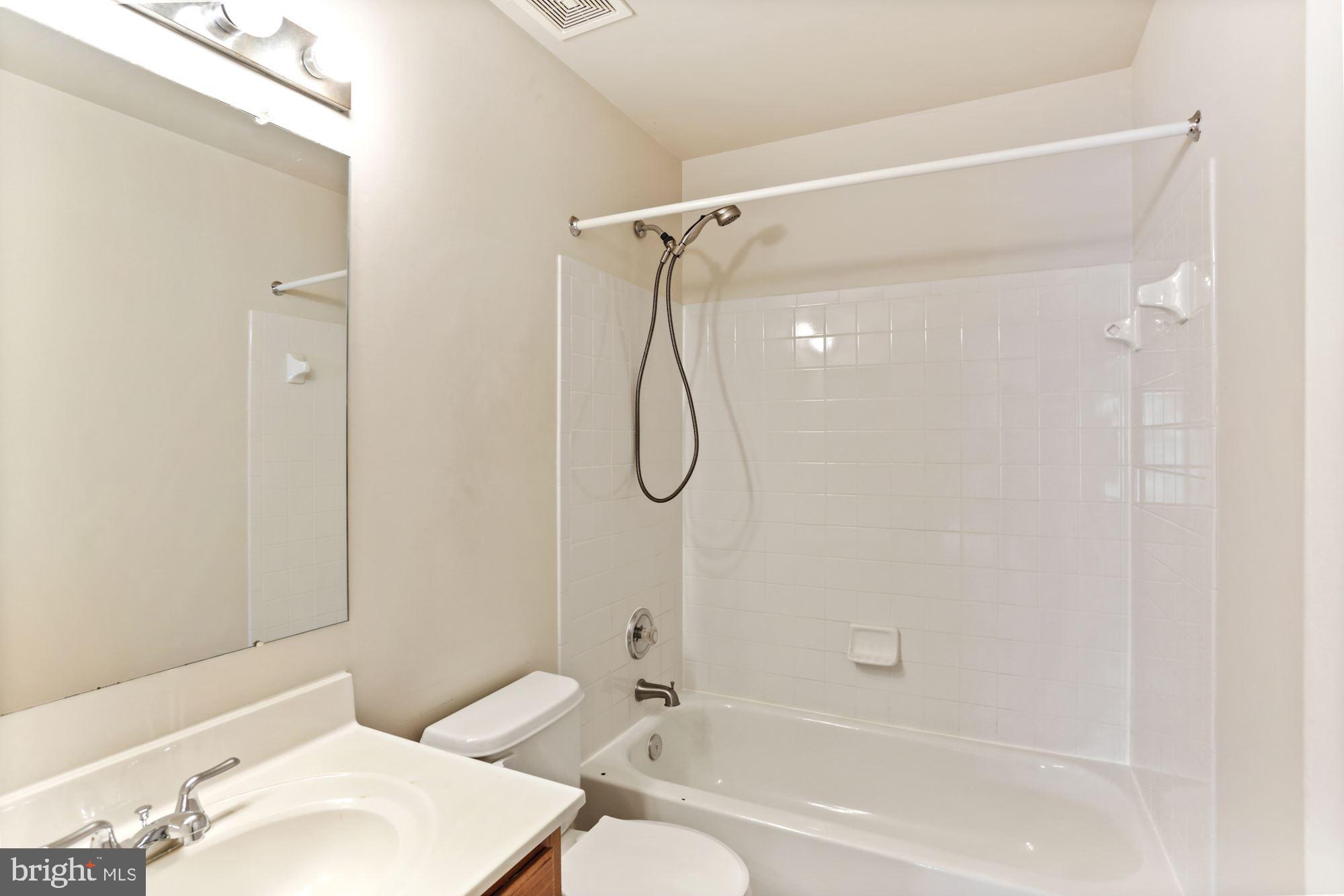 ASHBURN VILLAGE - Residential