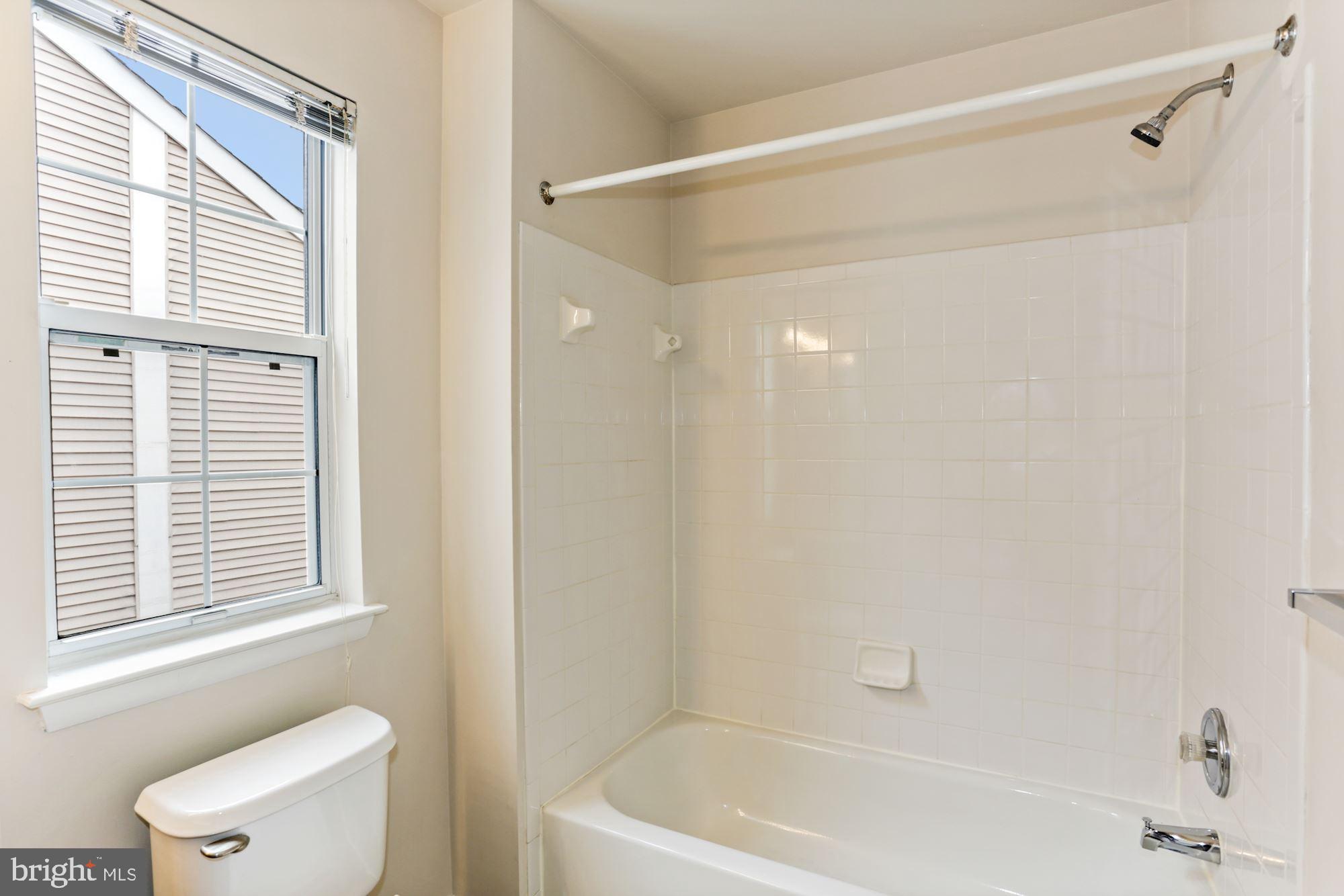 ASHBURN VILLAGE - Residential