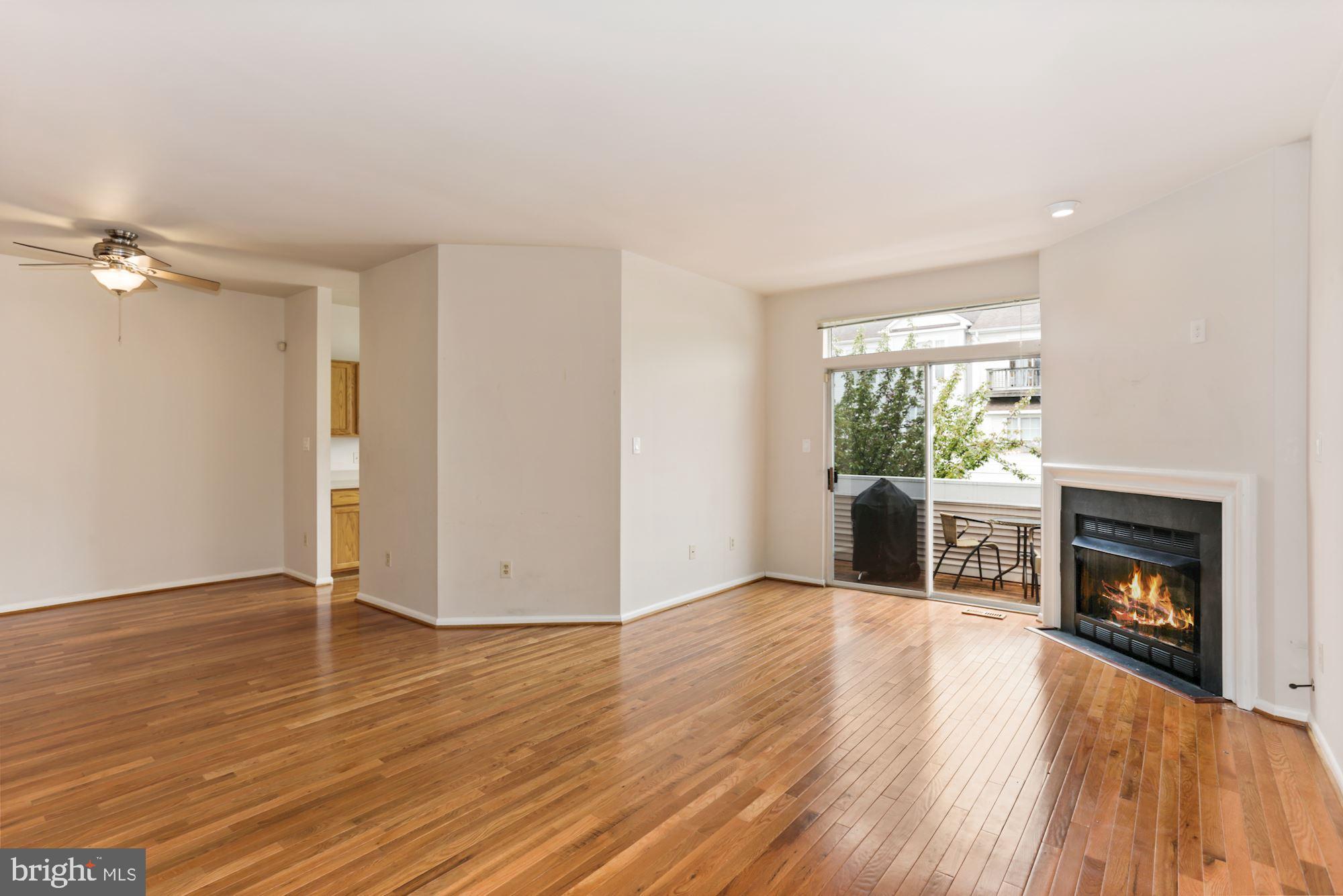 ASHBURN VILLAGE - Residential