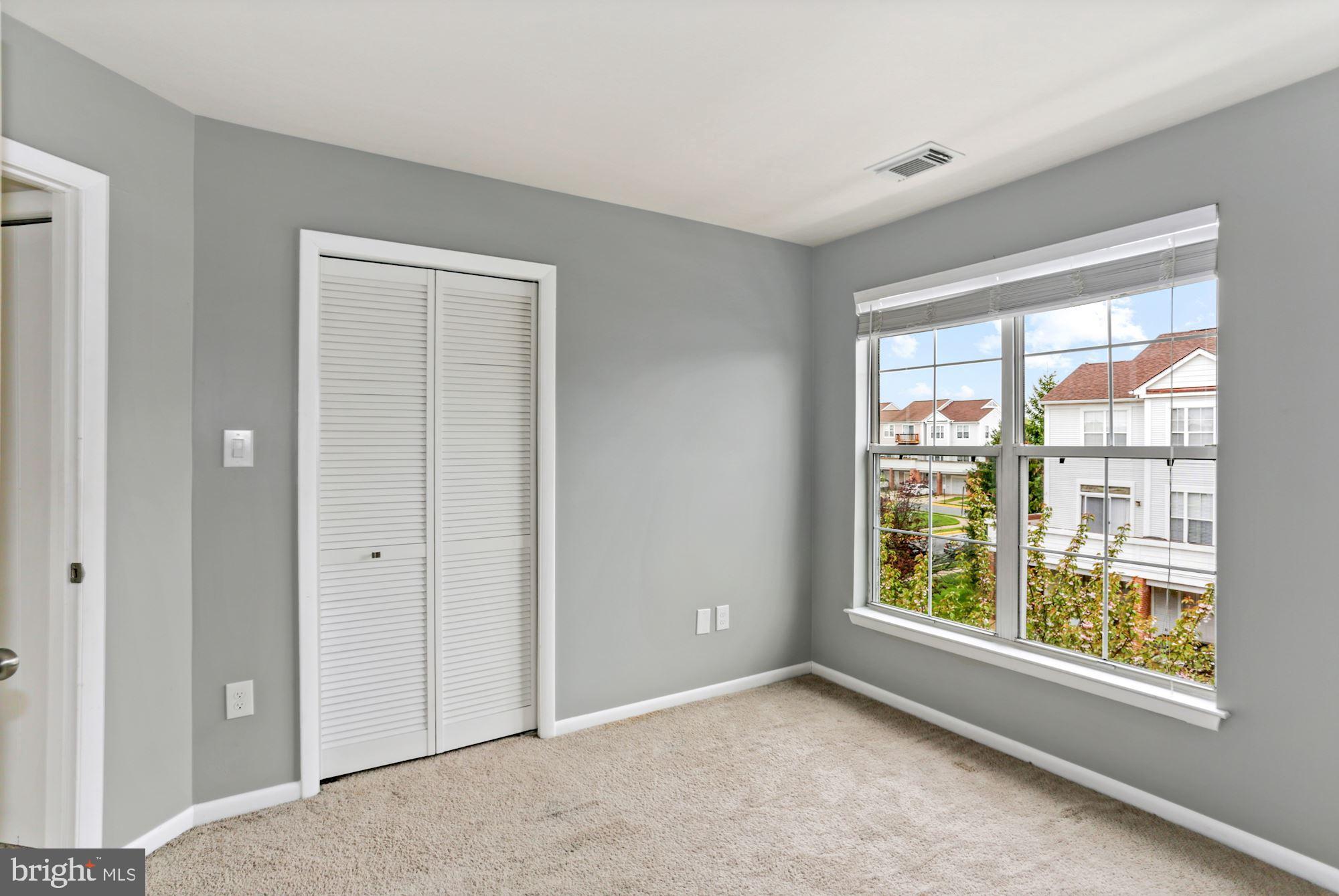 ASHBURN VILLAGE - Residential