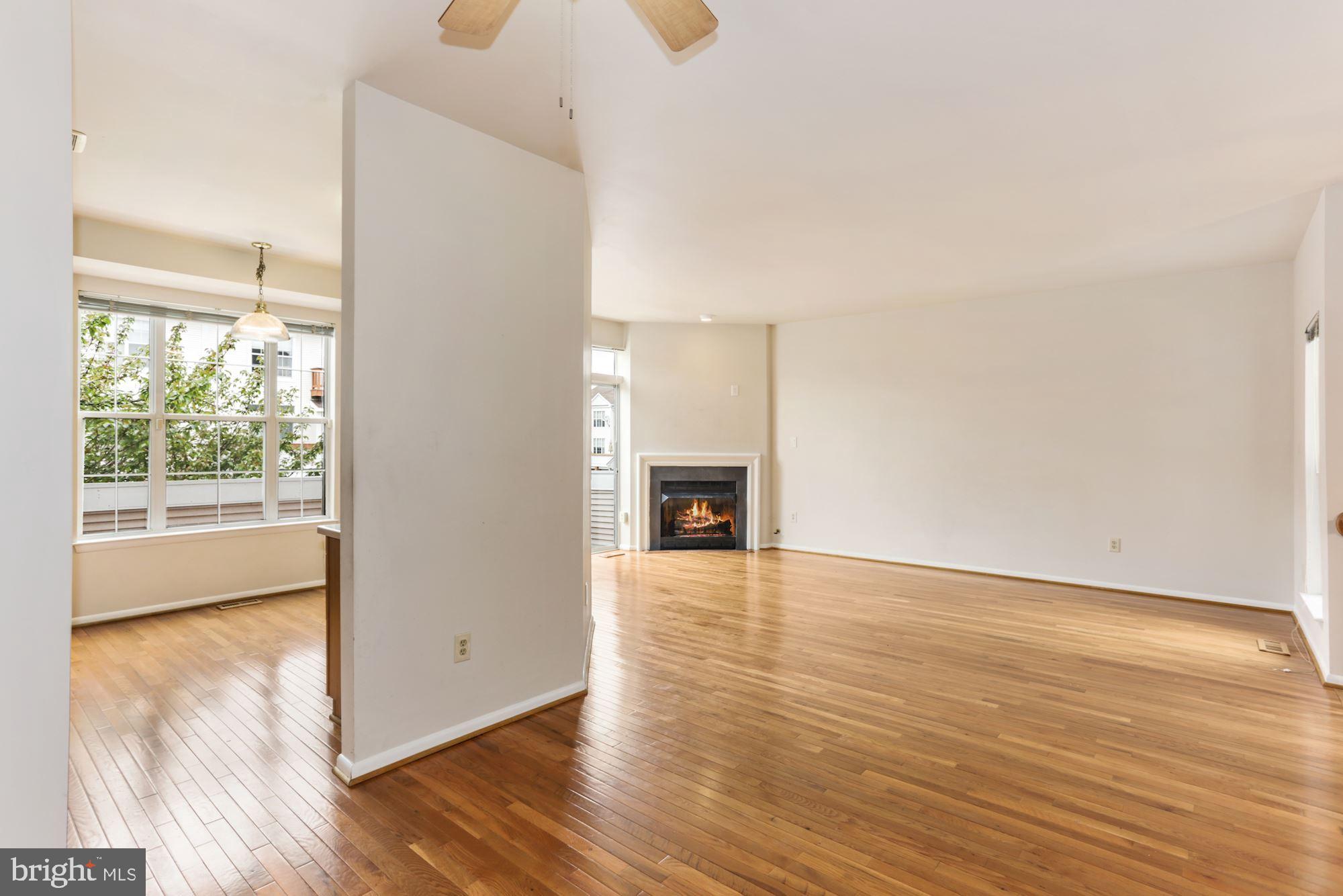 ASHBURN VILLAGE - Residential