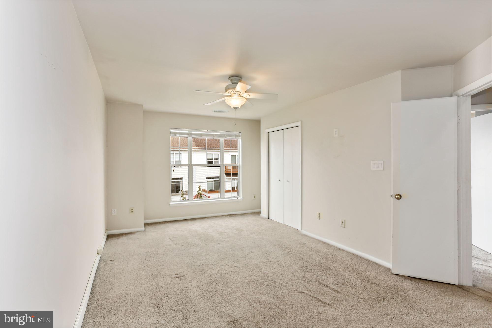 ASHBURN VILLAGE - Residential