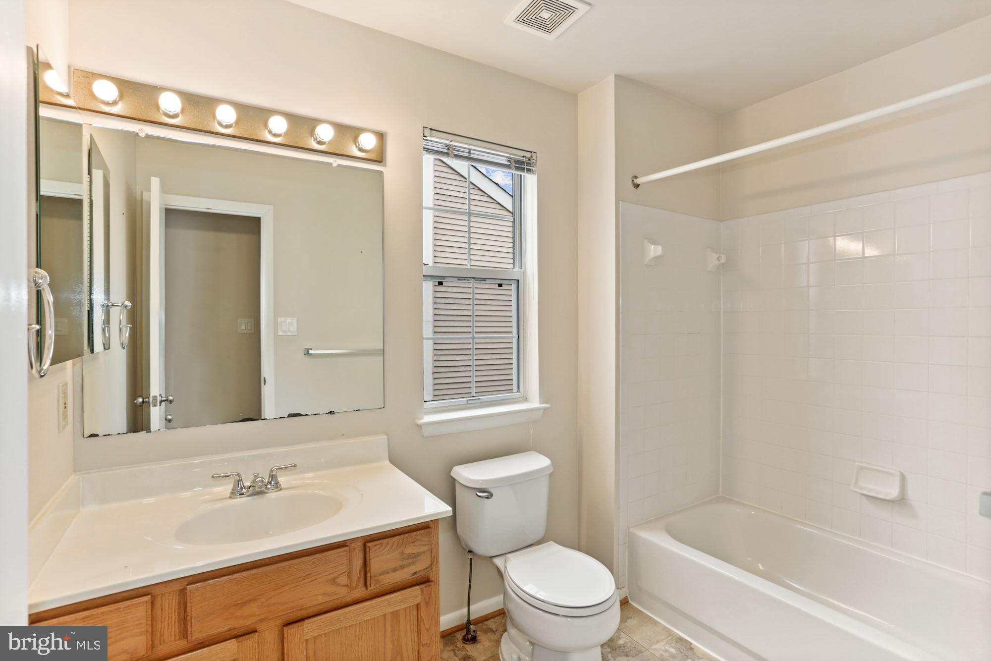 ASHBURN VILLAGE - Residential