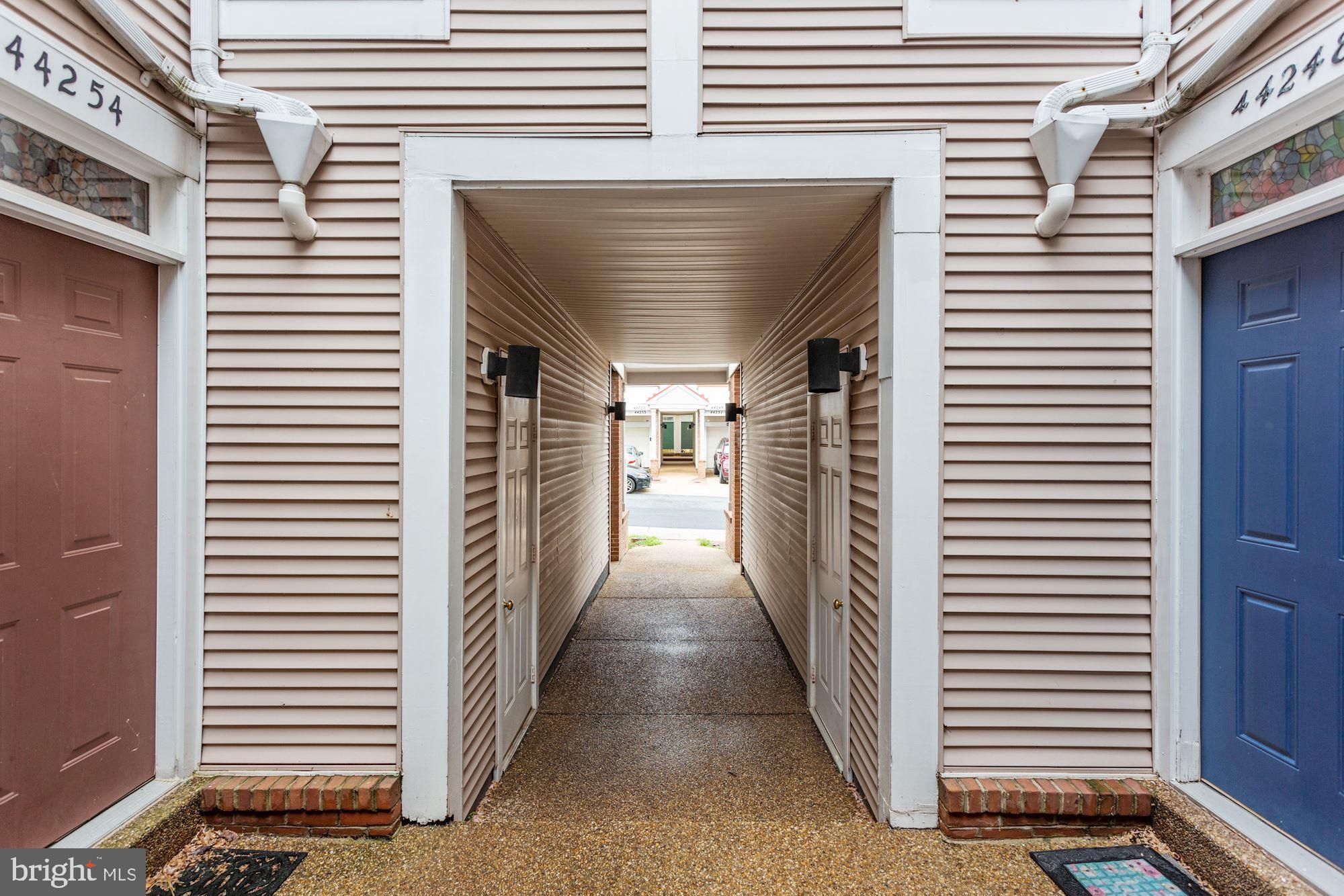 ASHBURN VILLAGE - Residential