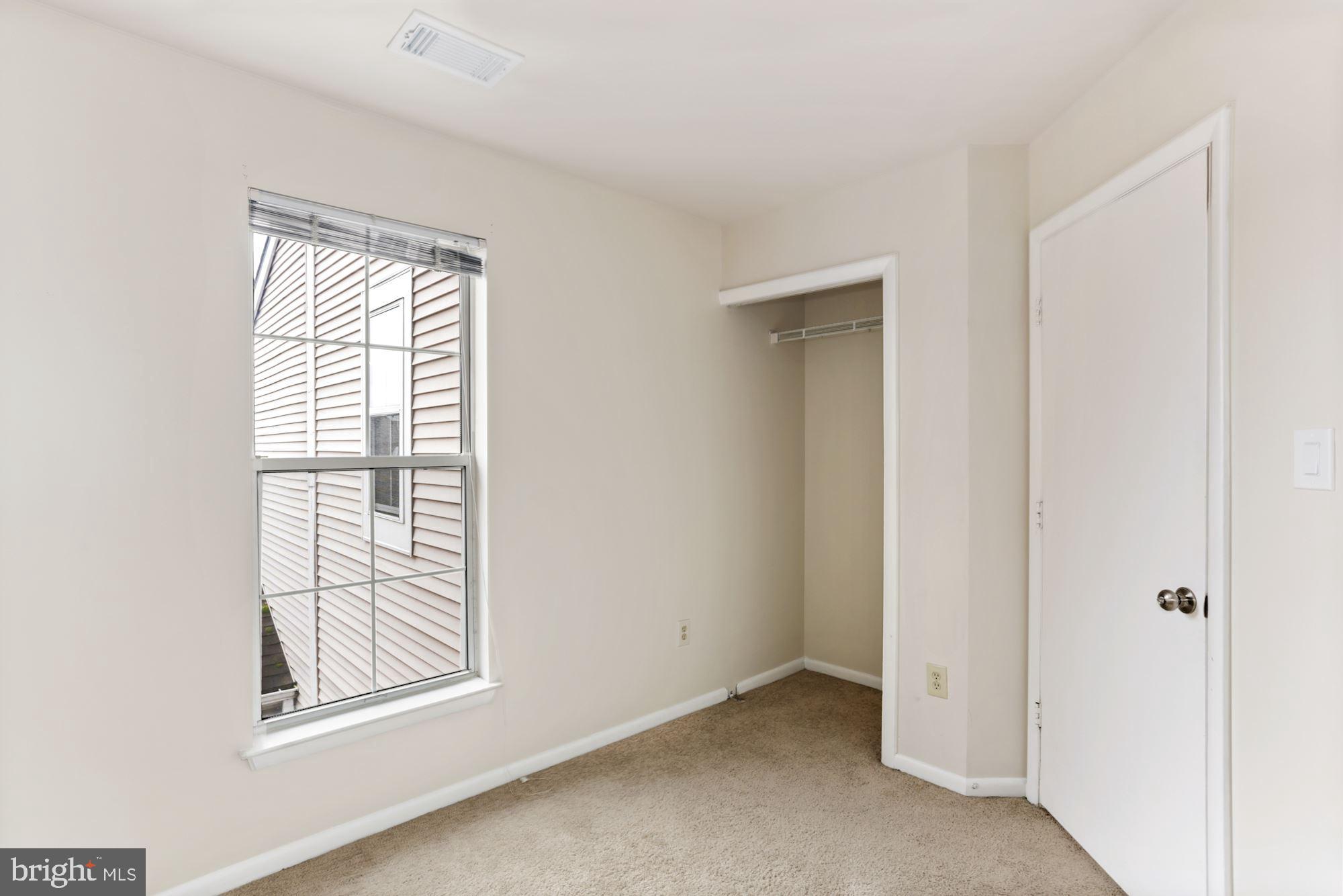 ASHBURN VILLAGE - Residential