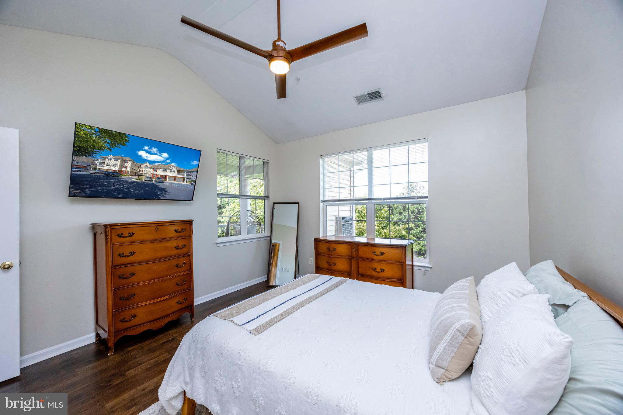 HOLLINGTON - Residential