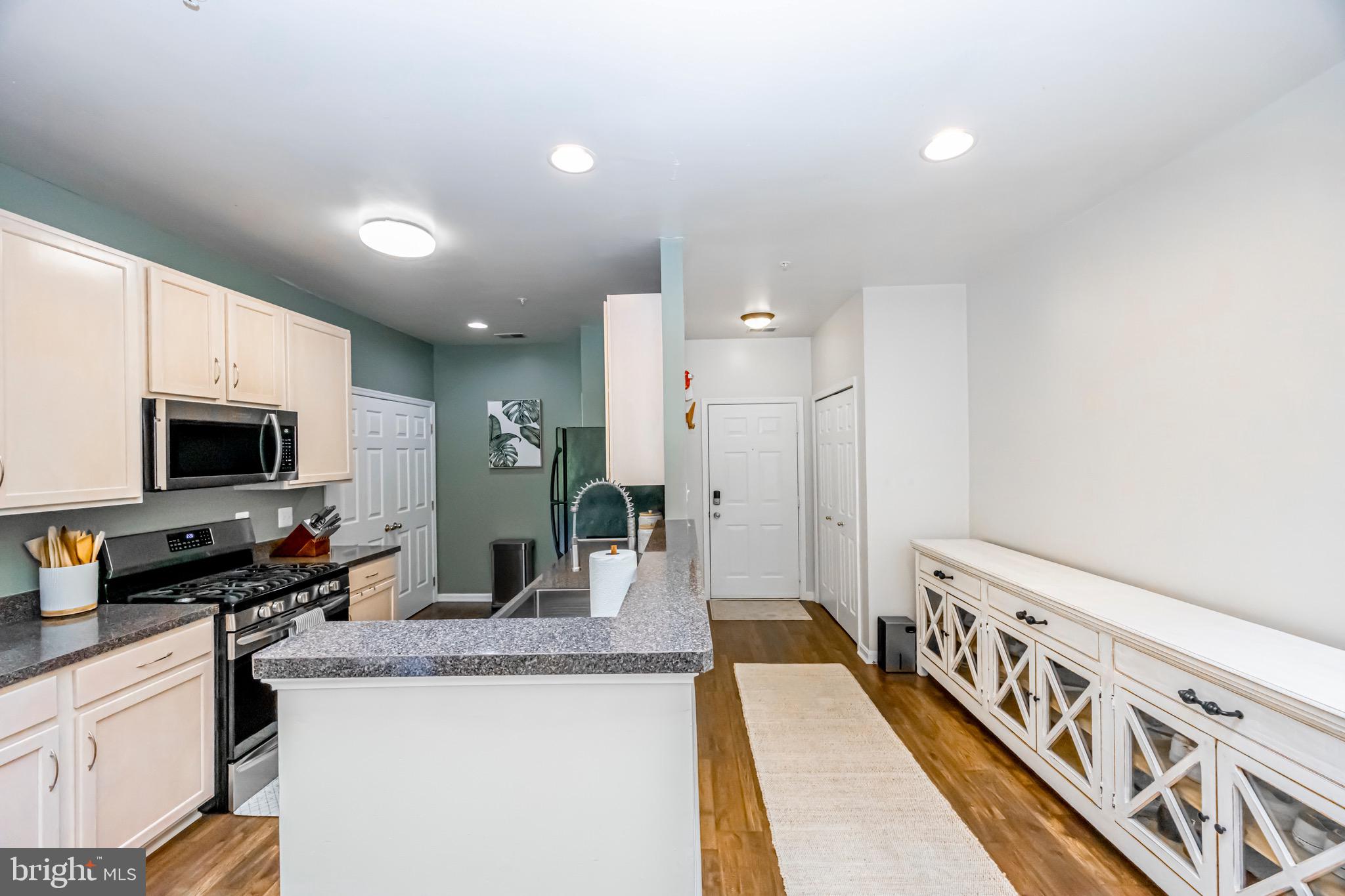 HOLLINGTON - Residential