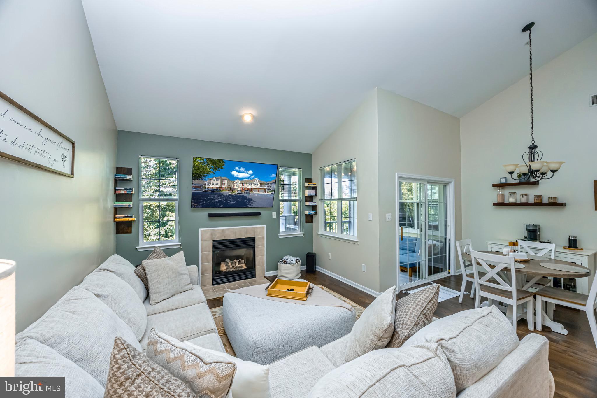 HOLLINGTON - Residential