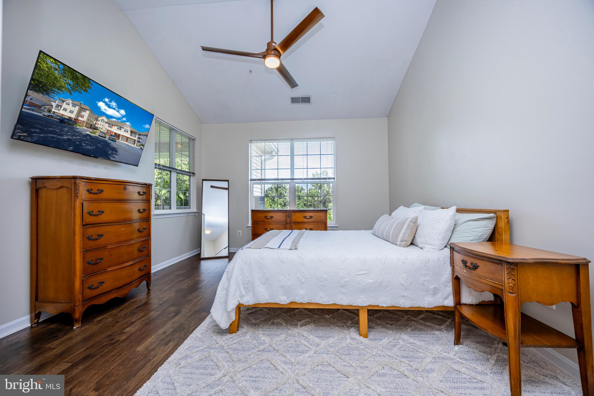 HOLLINGTON - Residential