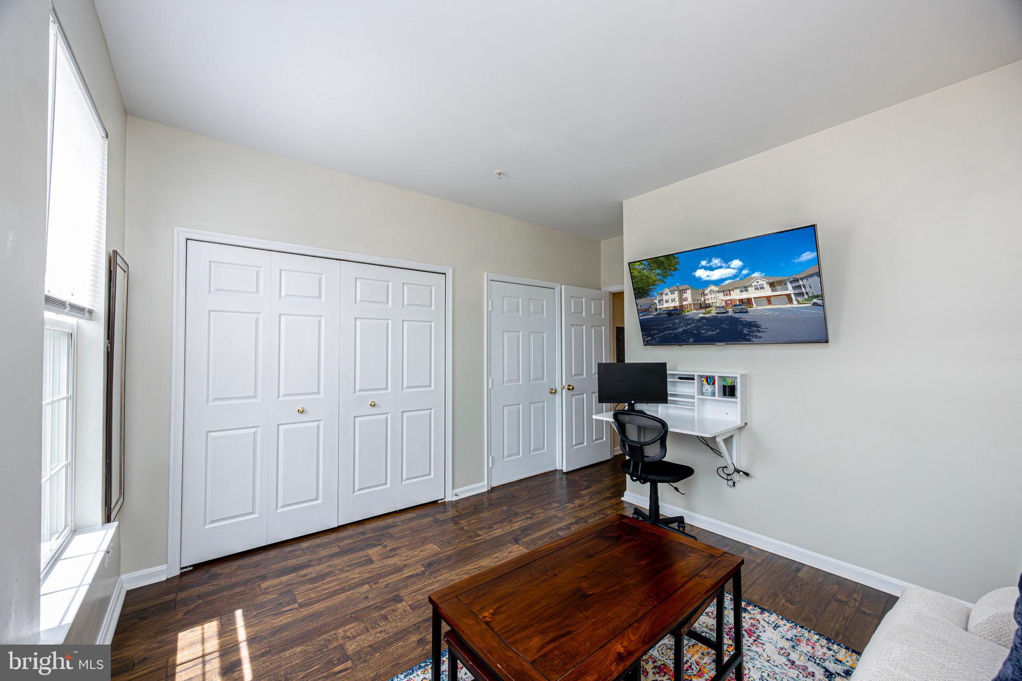 HOLLINGTON - Residential